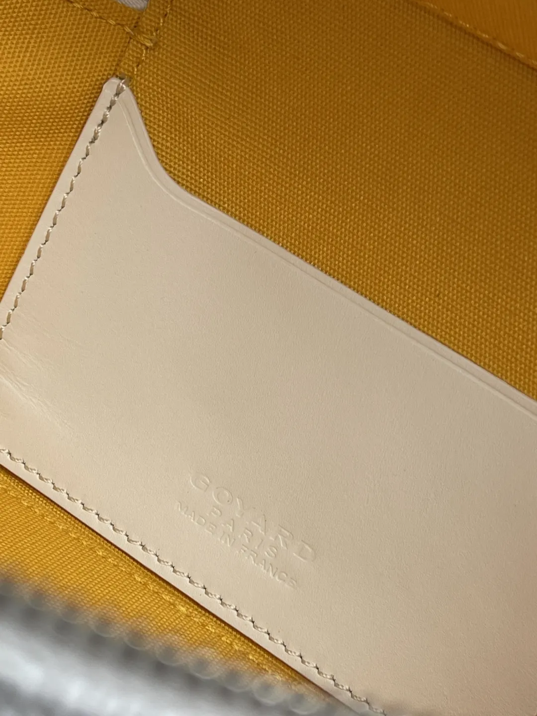 Goyard 白色 小牛皮 化妝包 便携收納款(數字9) Goyard 白色 小牛皮 化妝包 便携收納款(數字9)