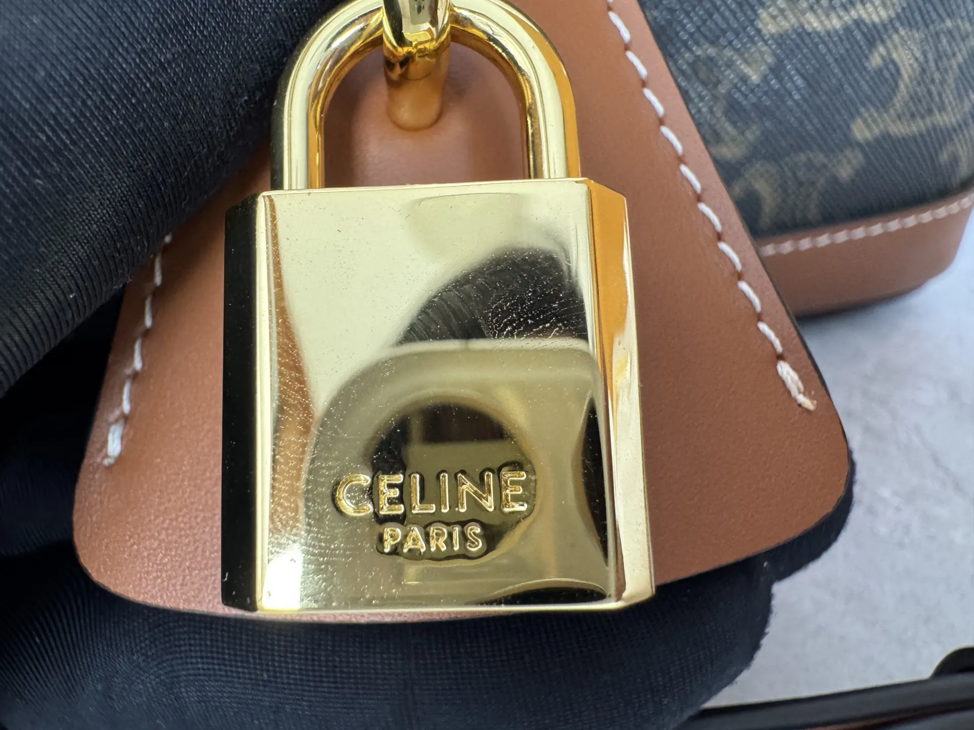 Crossbody Bag Lightweight Leather