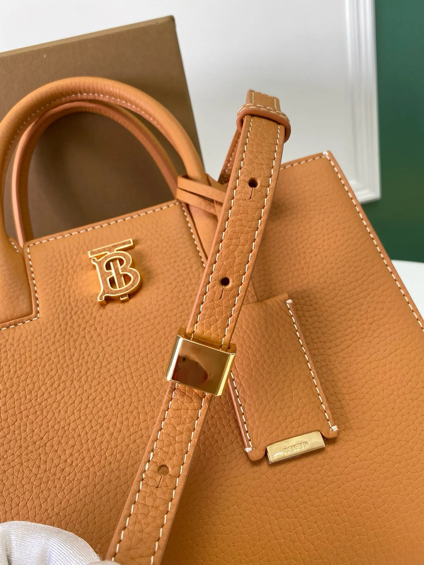 Burberry 小牛皮 托特包 大容量托特款