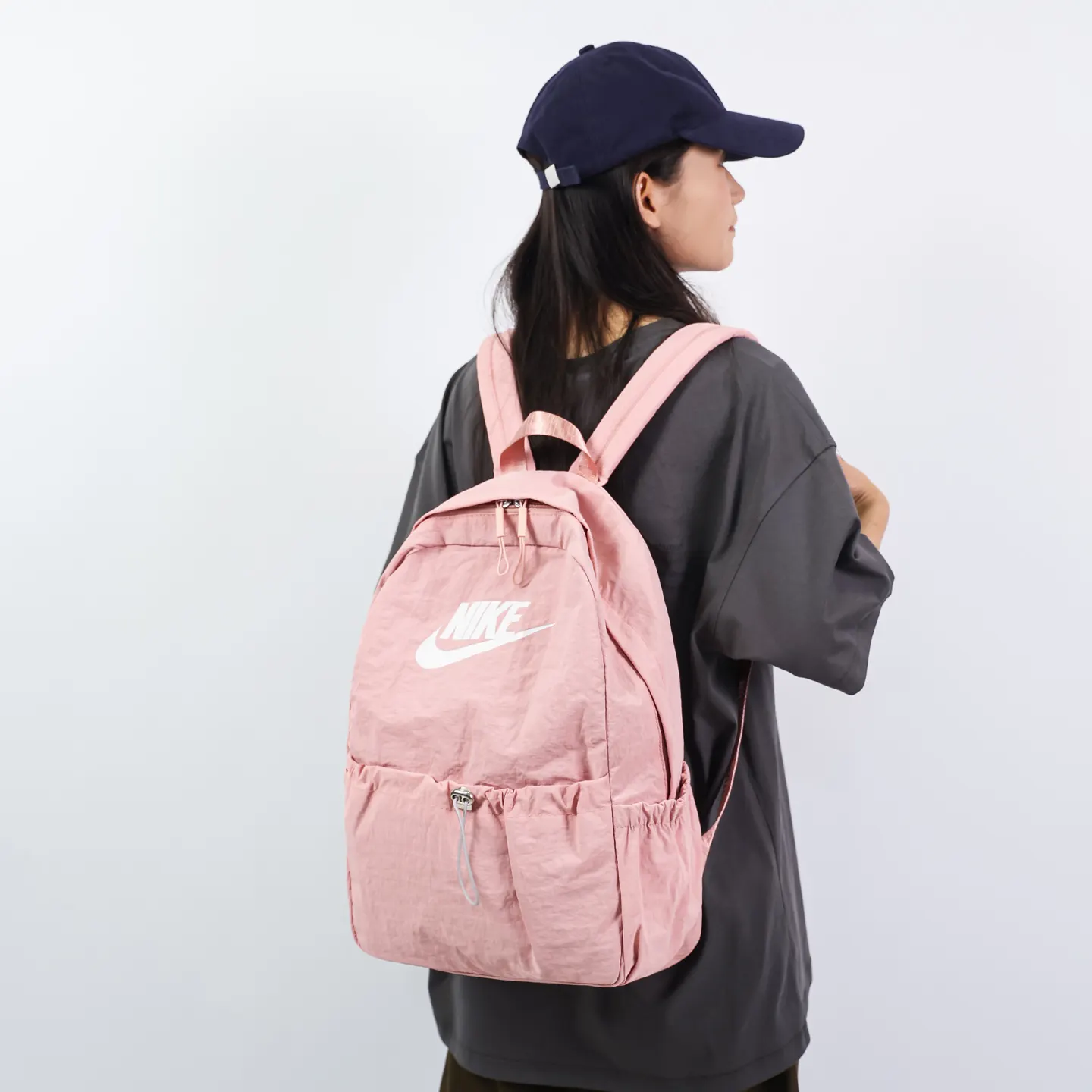 NIKE耐克 男女同款簡約百搭休閒時尚運動輕便 雙肩包 实用雙肩款