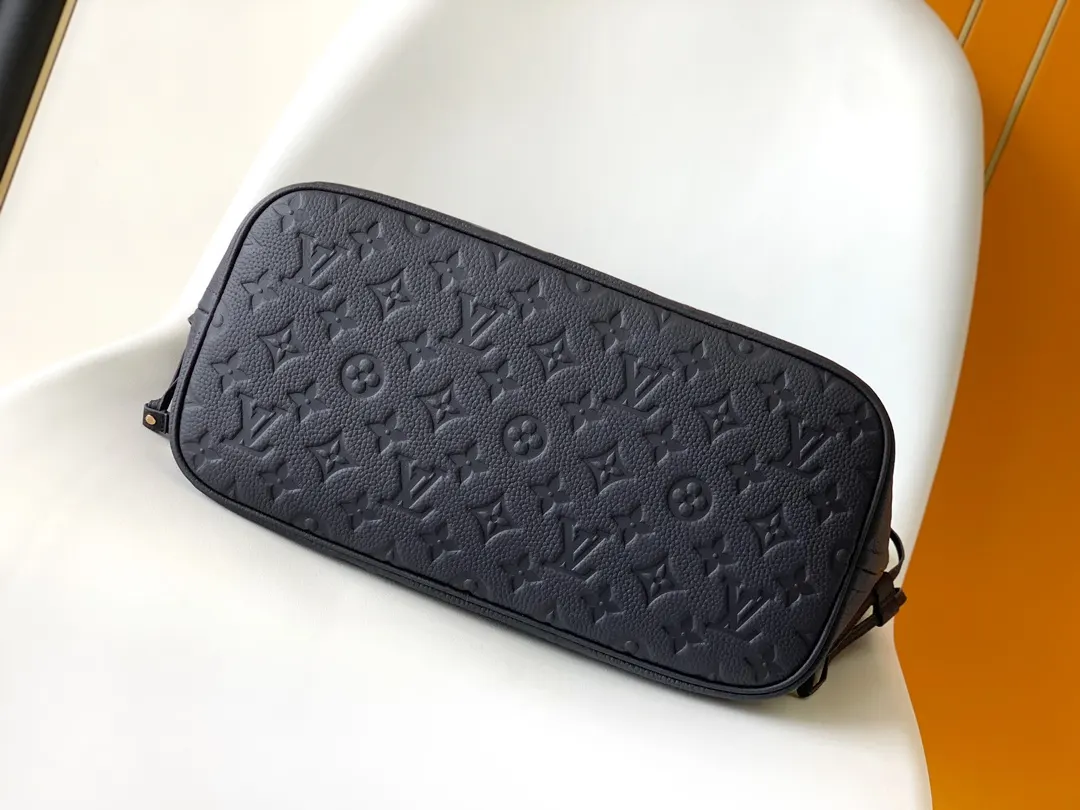 Neverfull 黑色 白色 手拿包 精致手拿款