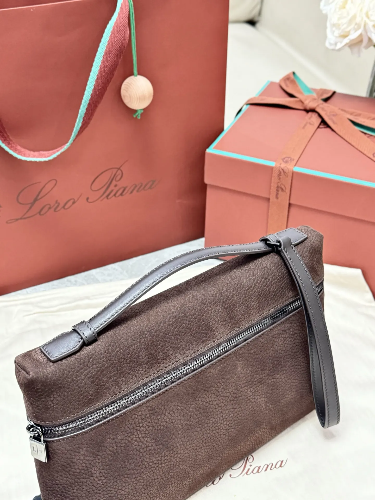 啡色 皮革 Loro piana 诺悠翩雅 Extra 手拿包 精致手拿款