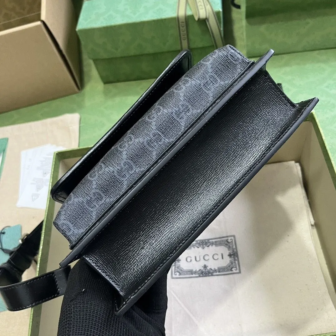 黑色 米色 帆布 饰互扣式标识腰包 休闲腰包款