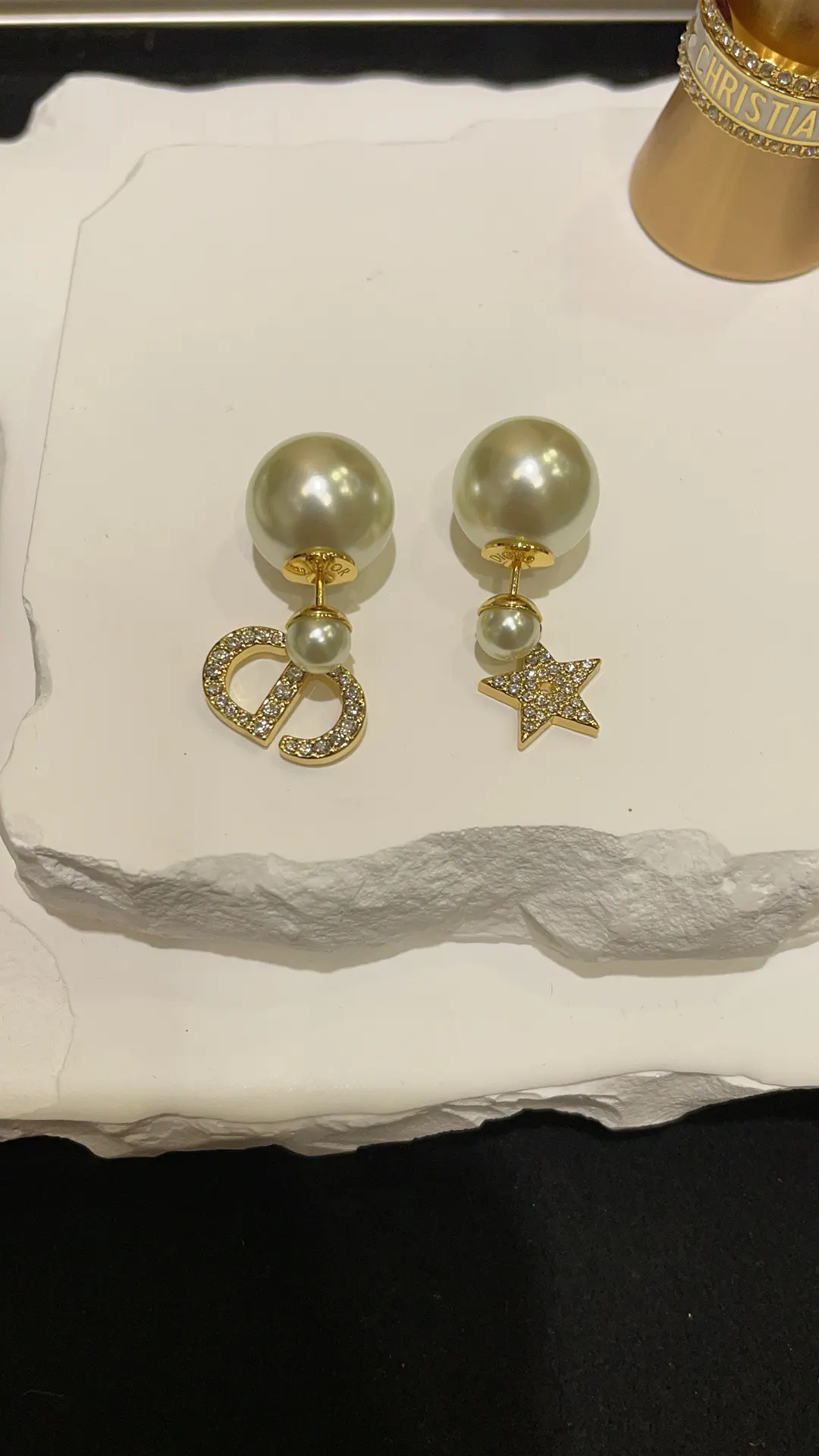 Dior 金色珍珠耳钉 复古款