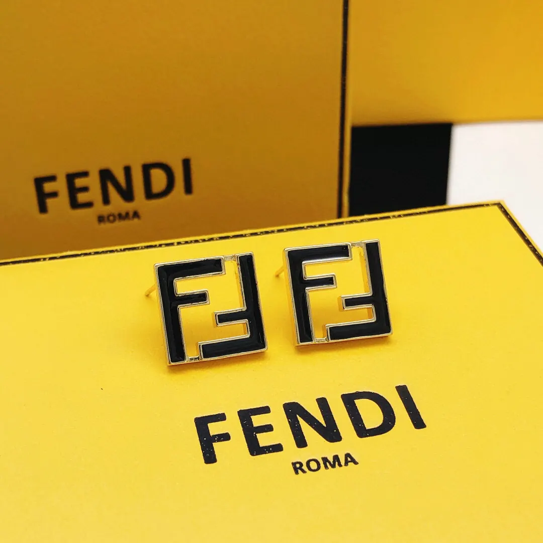 Fendi 黑色 耳钉 小巧点缀款