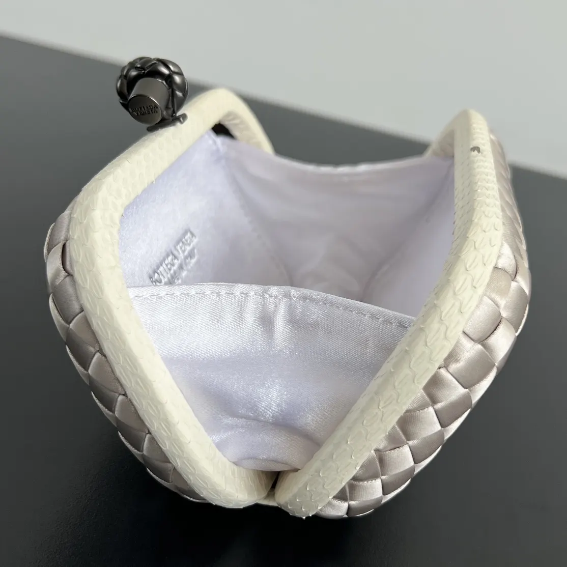 Bottega Veneta 化妝包 便携收納款