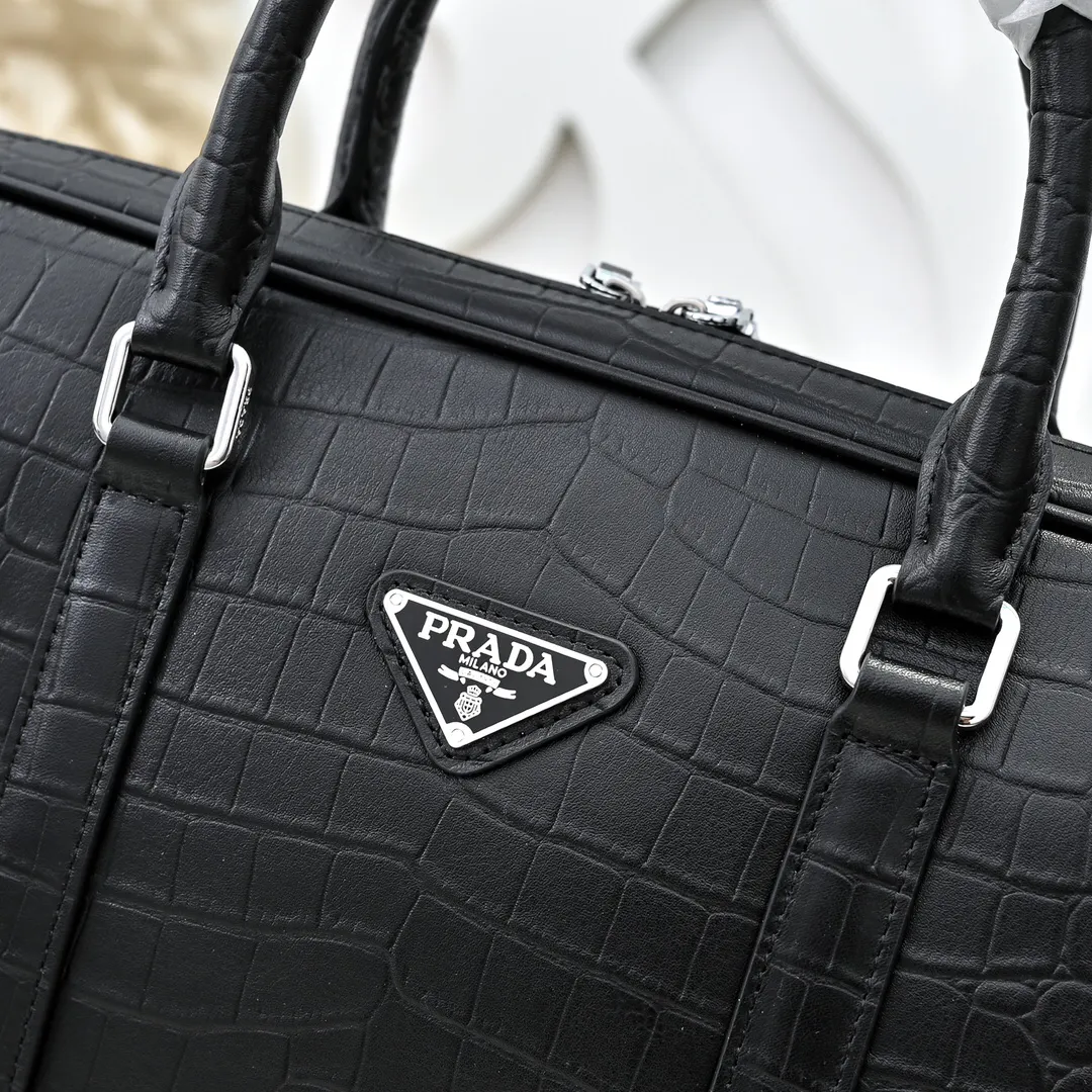 Prada 小牛皮 男士公文包 采用进口小牛皮 皮質柔软 手感超赞 商務通勤款