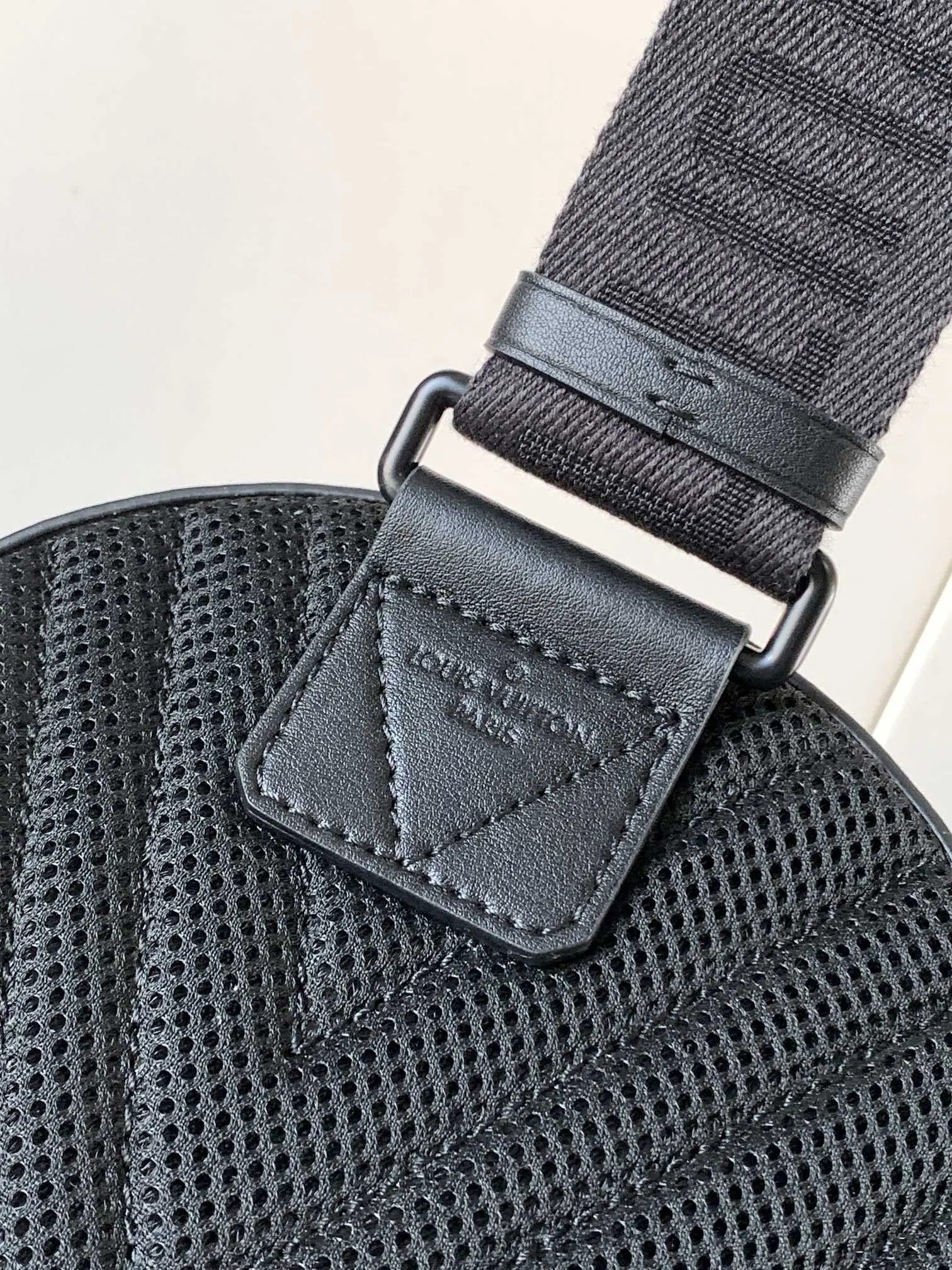 LV 黑色 蓝色 牛皮 双肩包 实用双肩款