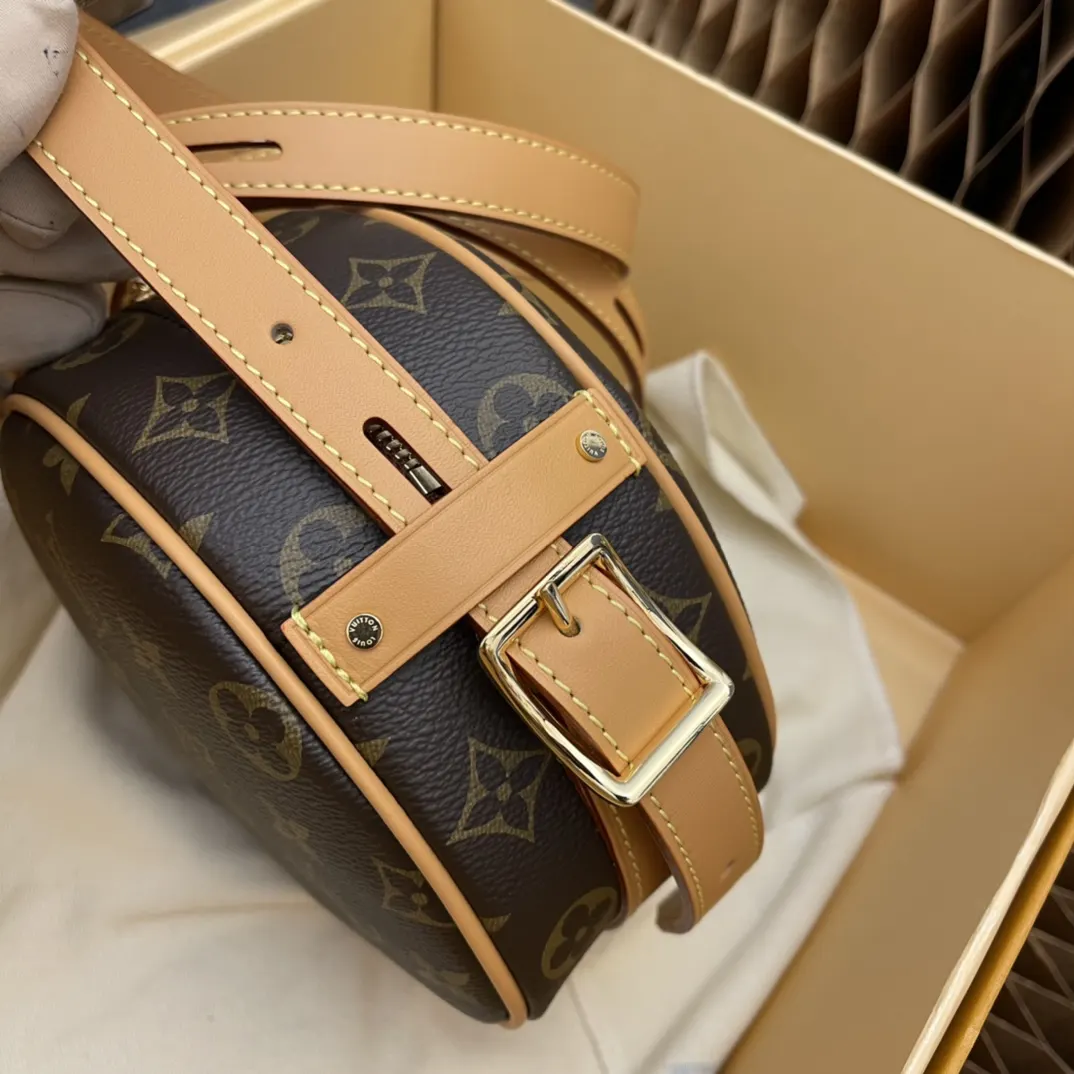 Louis Vuitton Fashion Item Travel Leather