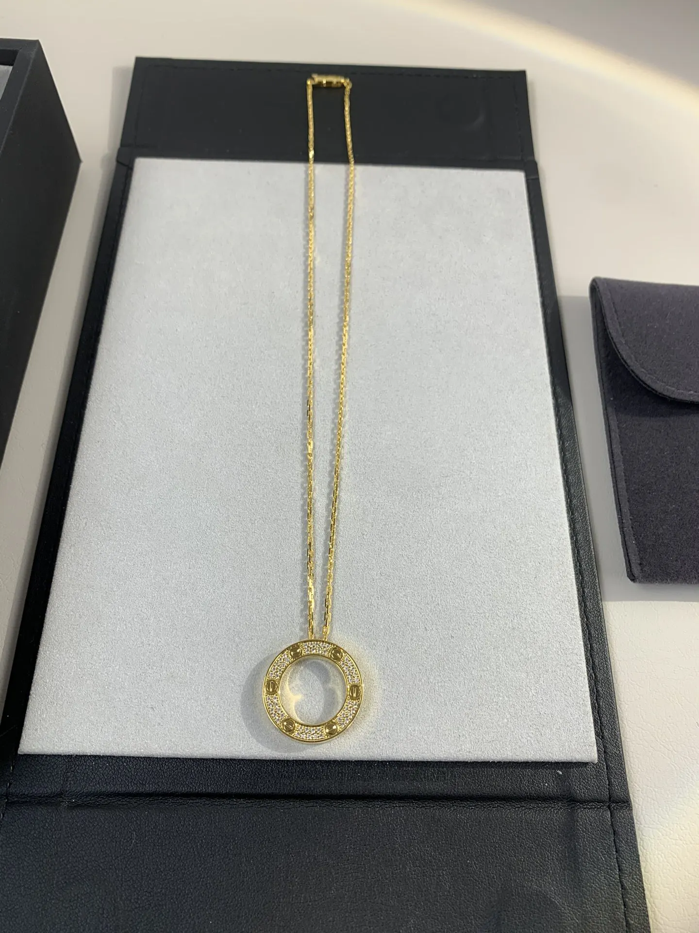 Cartier 金色 满钻 項鍊 精致锁骨链款