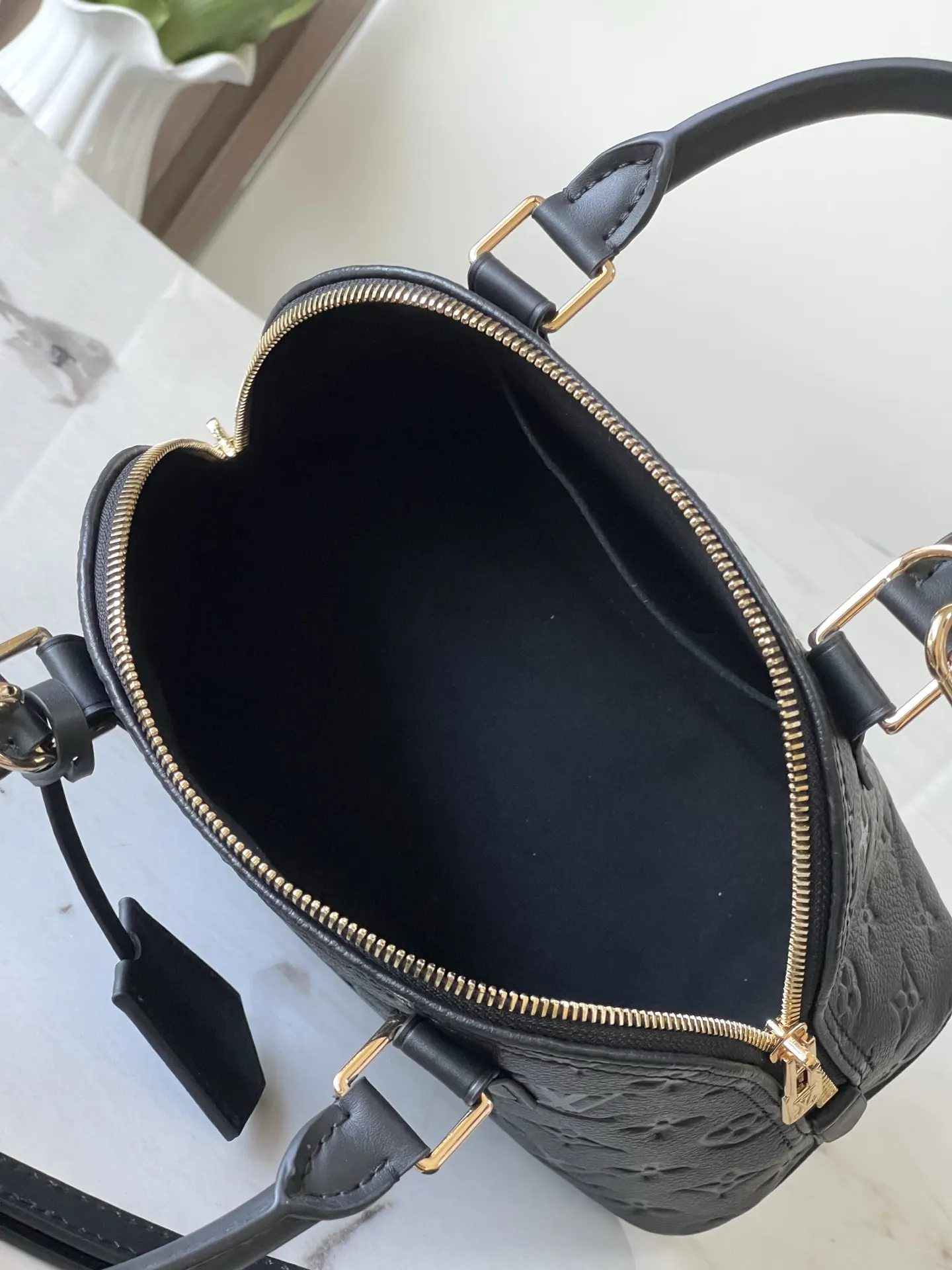Louis Vuitton Alma 黑色 老花 手提包