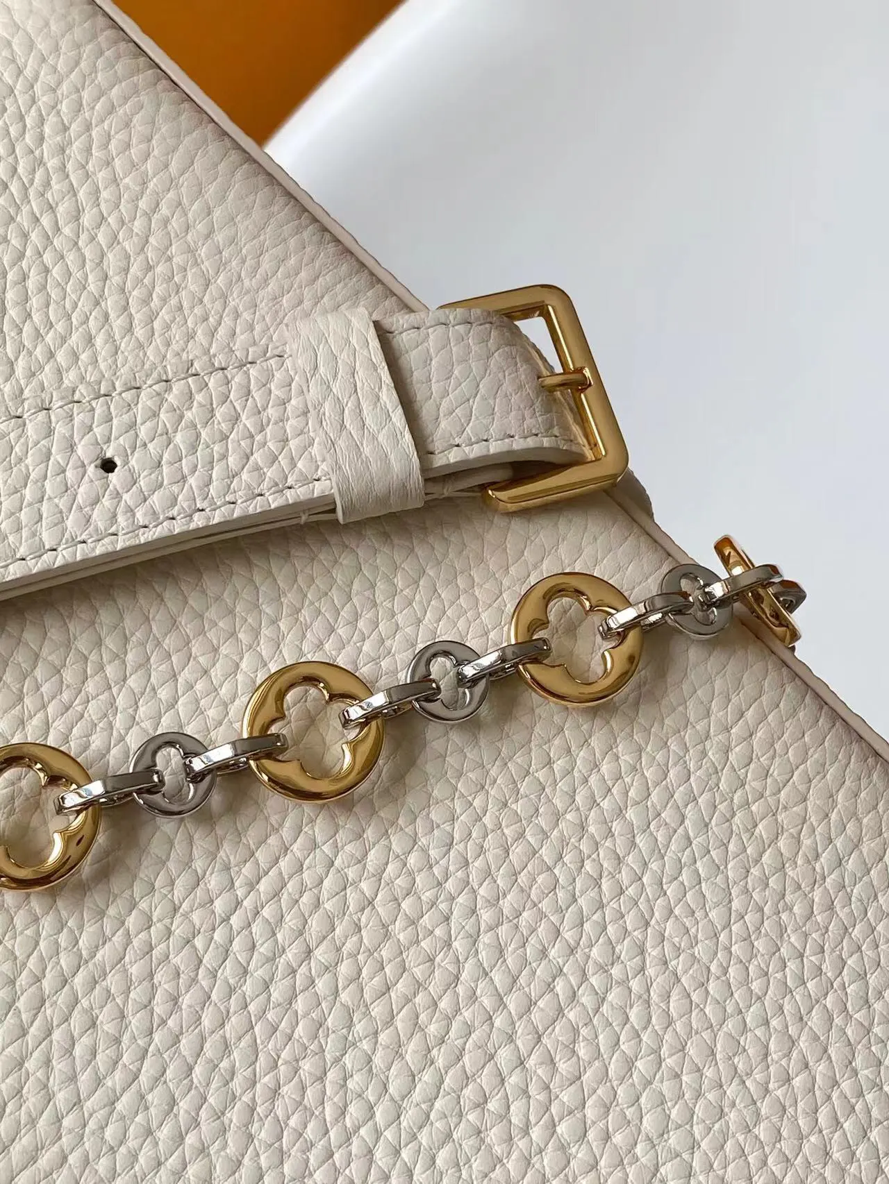 LV Capucines 黑色 米白 牛皮 鏈條包 精致鏈條款
