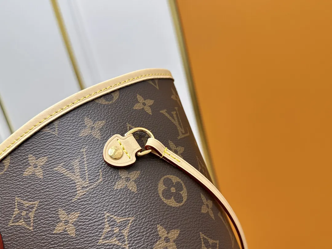 Louis Vuitton Monogram Clutch Bag Canvas