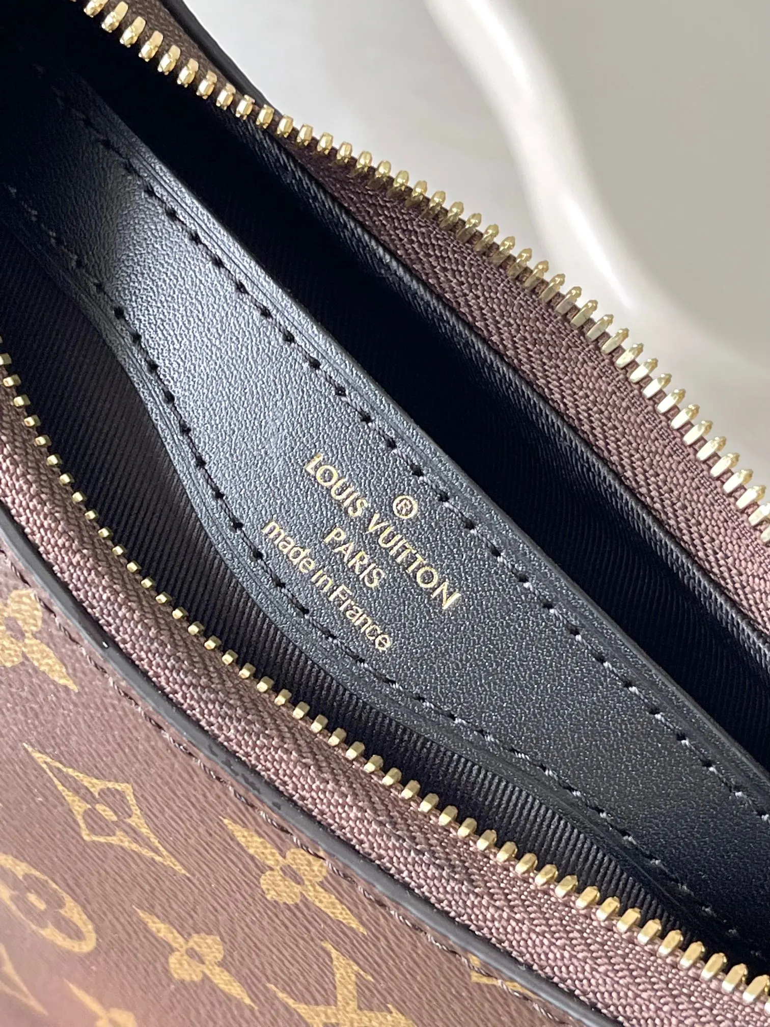 LV messenger bag Image 9 LV messenger bag Image 9