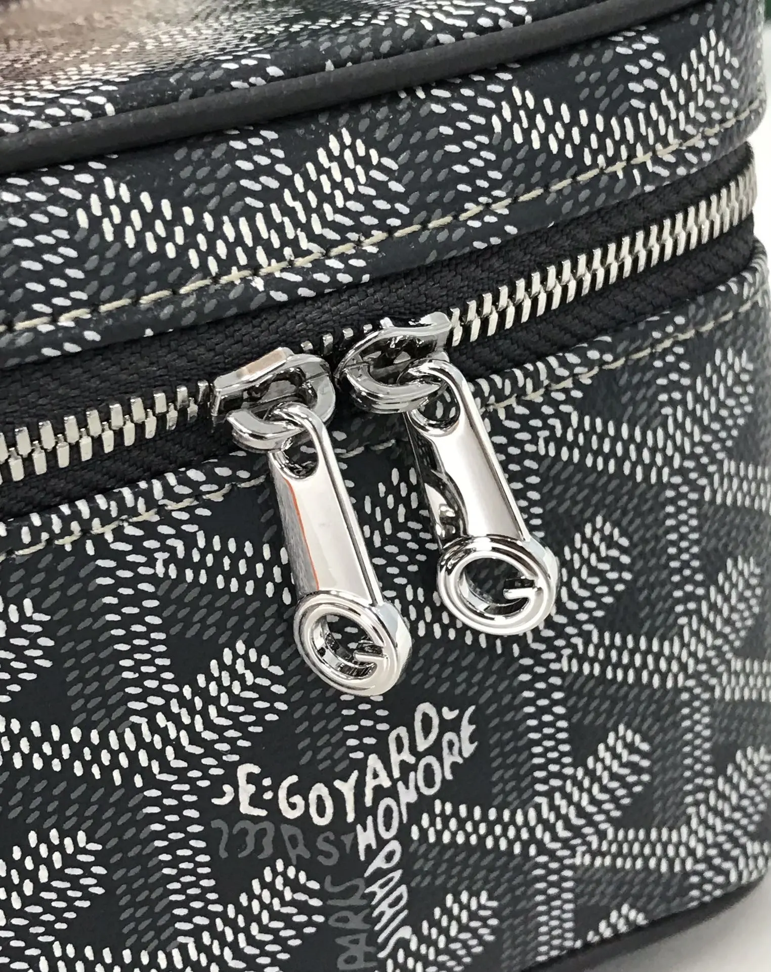 Goyard 斜背包 輕便斜挎款