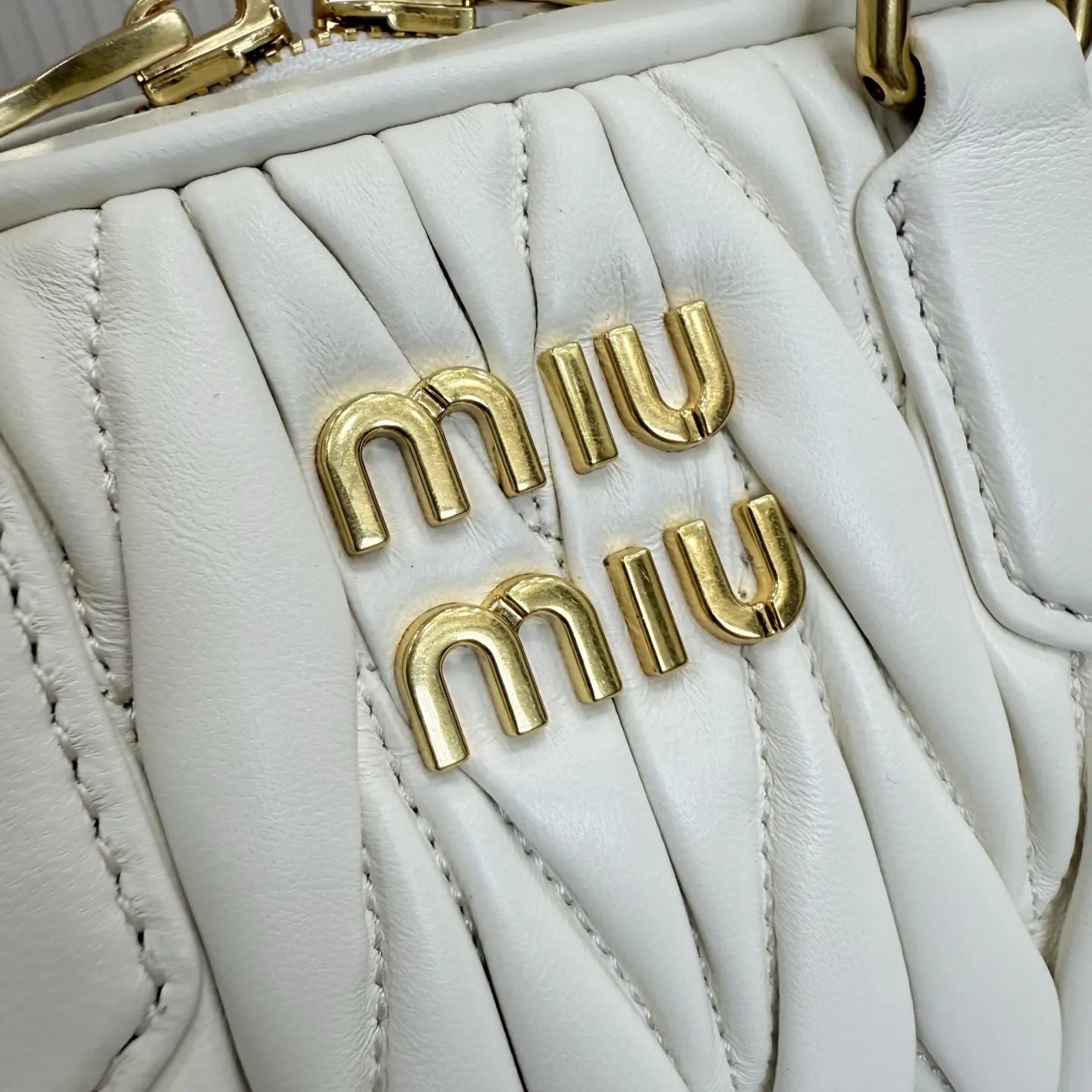 White Crossbody Bag Lightweight Vintage