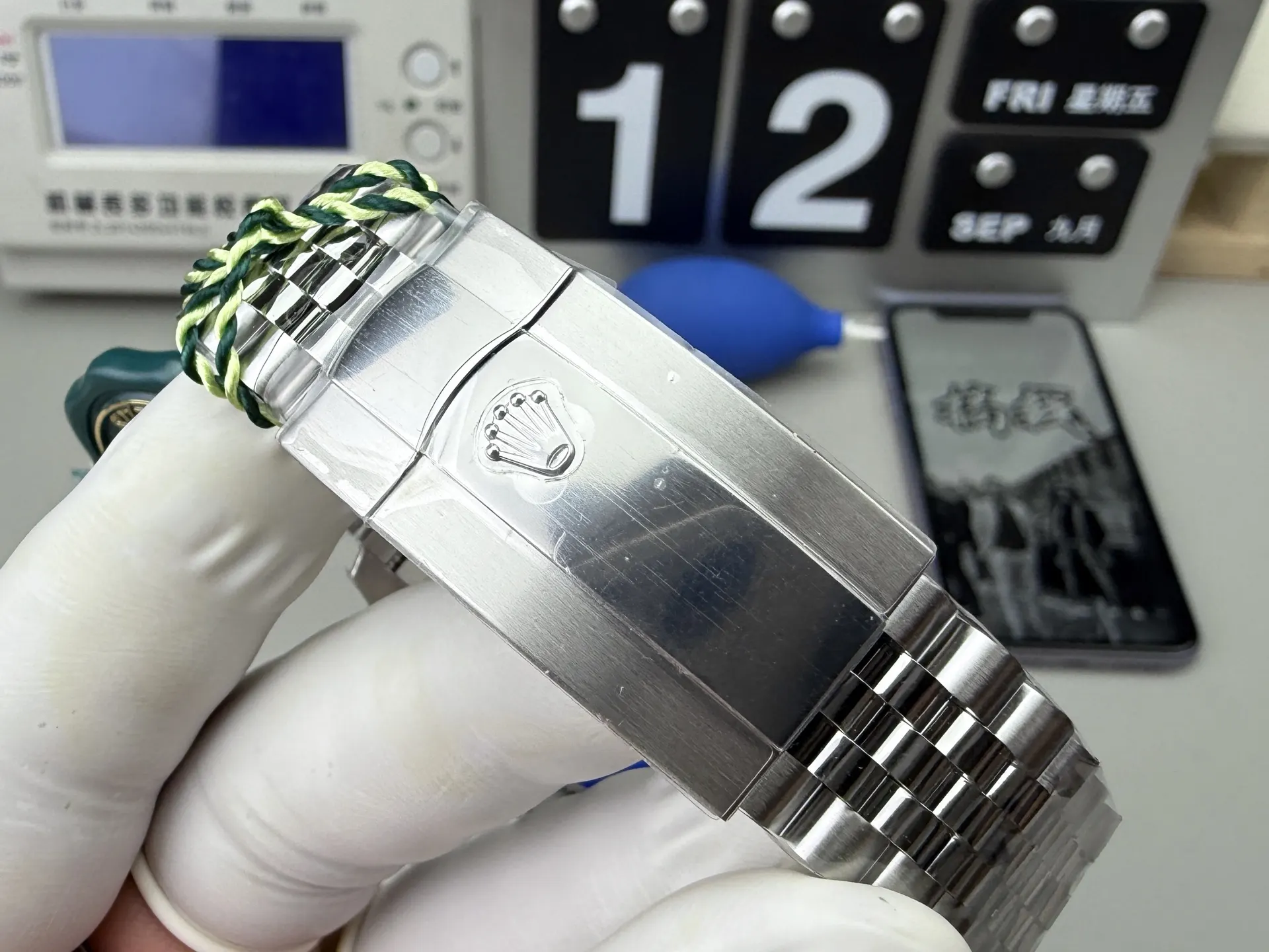 Watch Classic Image 9 Watch Classic Image 9