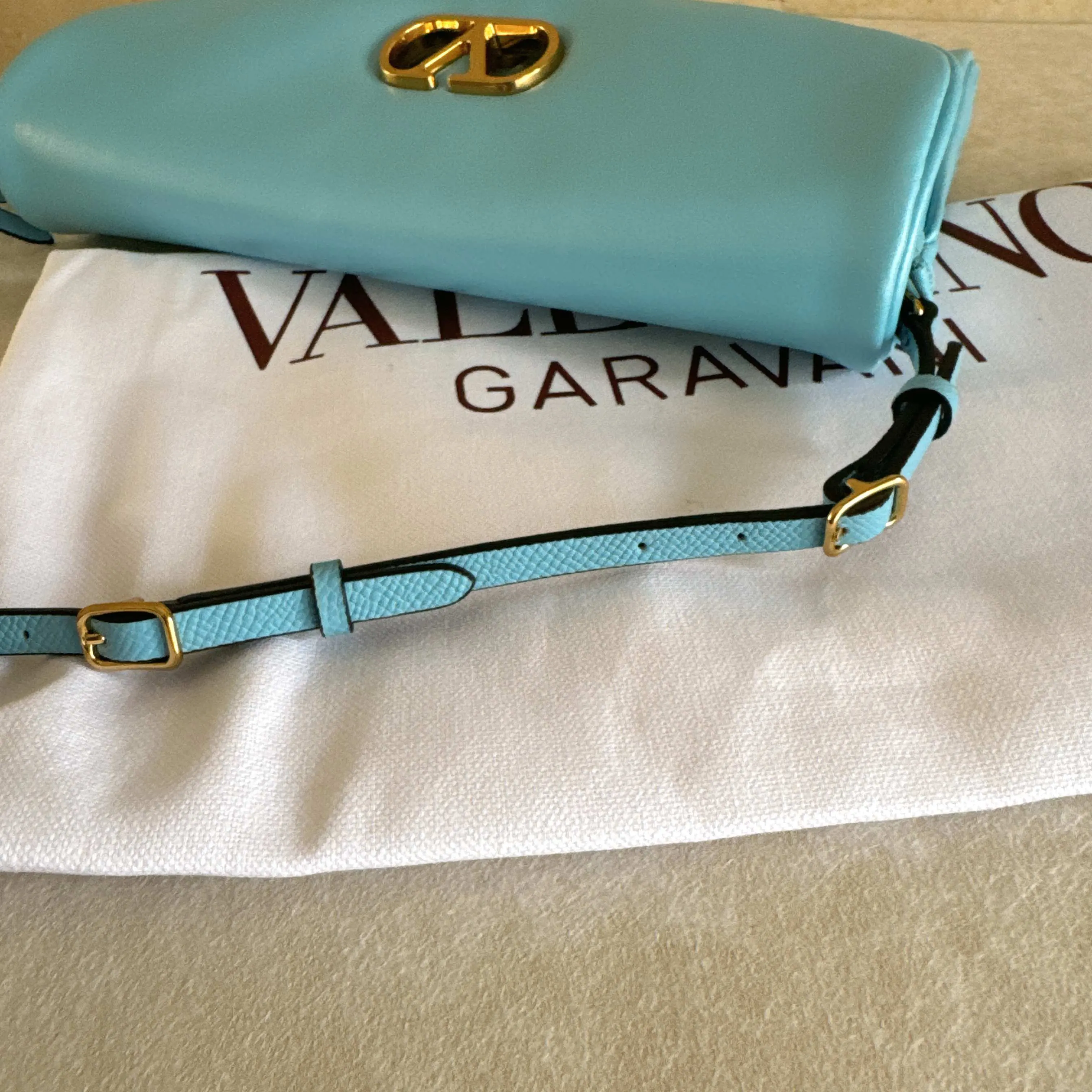 Valentino 牛皮 單肩包 日常單肩背款(數字9) Valentino 牛皮 單肩包 日常單肩背款(數字9)