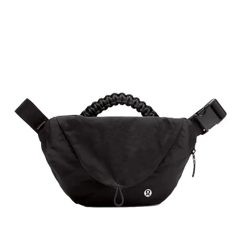 露lu Curved Crossbody 弯 腰包 休闲腰包款