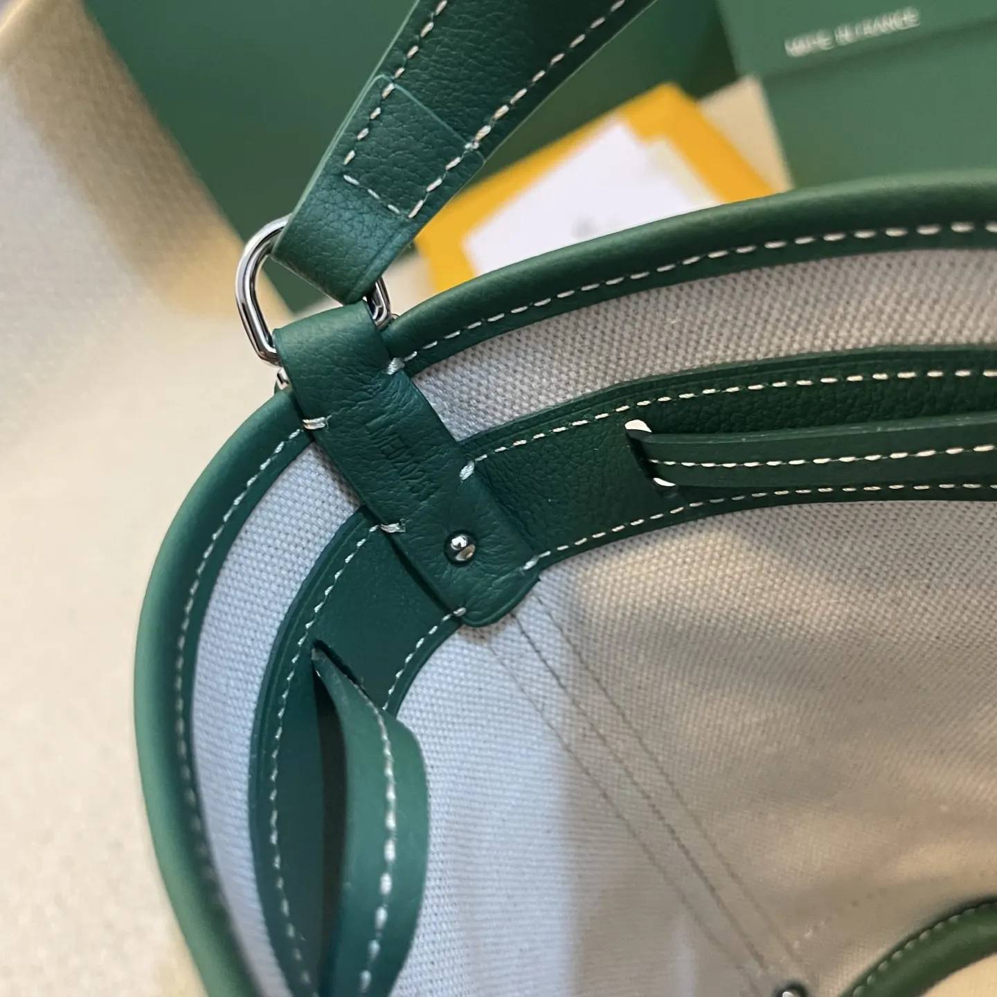 Goyard 皮革 轻盈小巧去始终保持标志性水桶百搭造型 水桶包 休閒水桶款