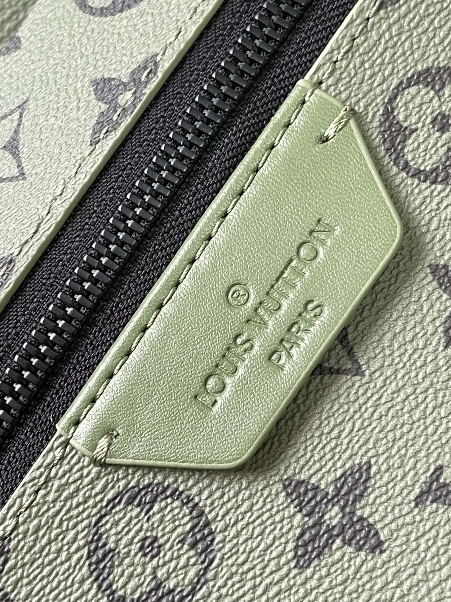 LV 綠色 帆布 雙肩包 实用雙肩款