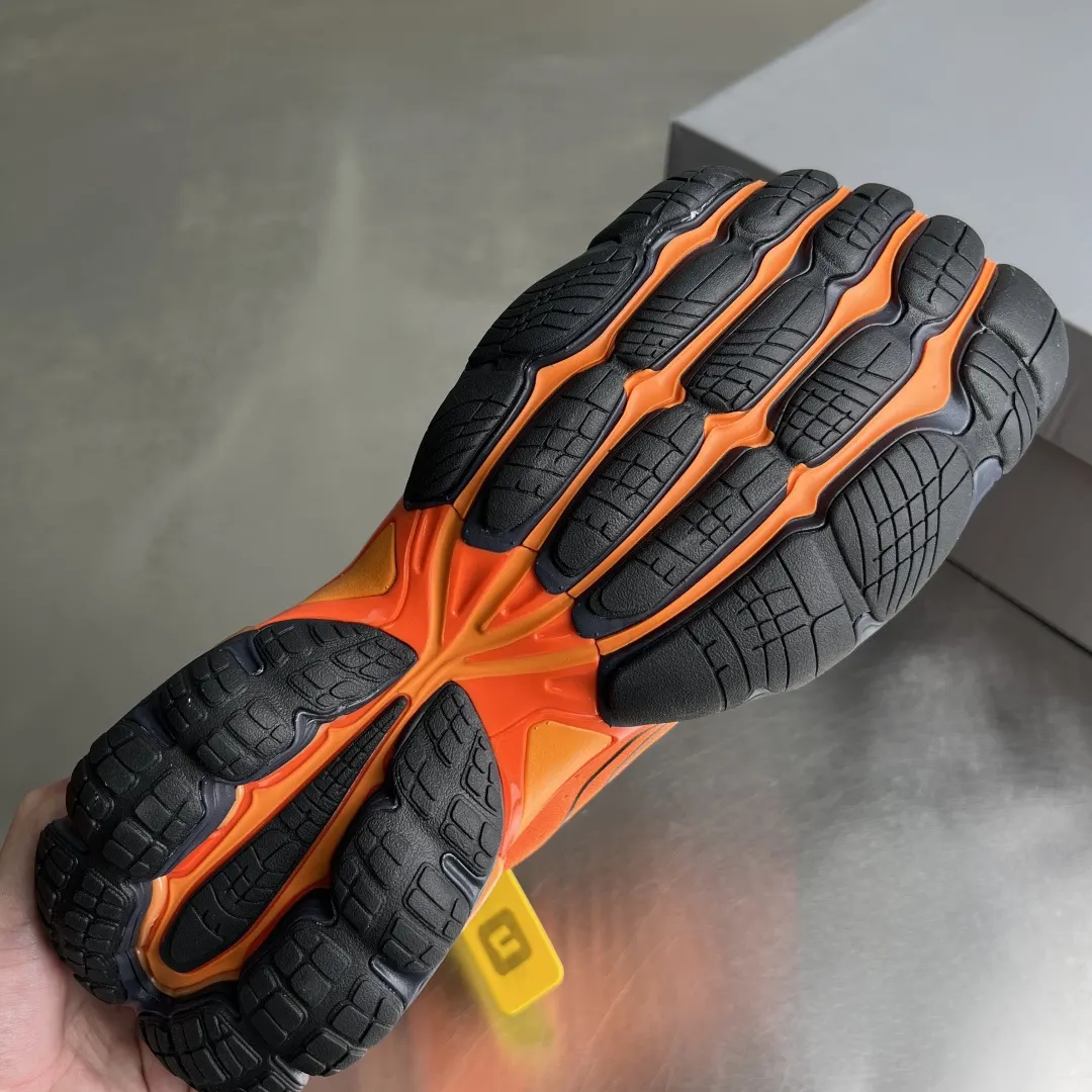 Balenciaga Runner 橙色 运动鞋 休閒运动(數字9) Balenciaga Runner 橙色 运动鞋 休閒运动(數字9)