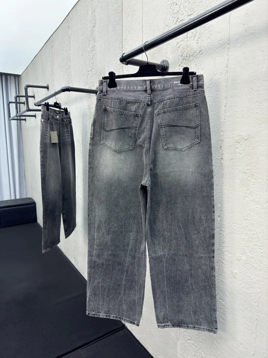 Balenciaga 牛仔褲 褲子(數字2) Balenciaga 牛仔褲 褲子(數字2)