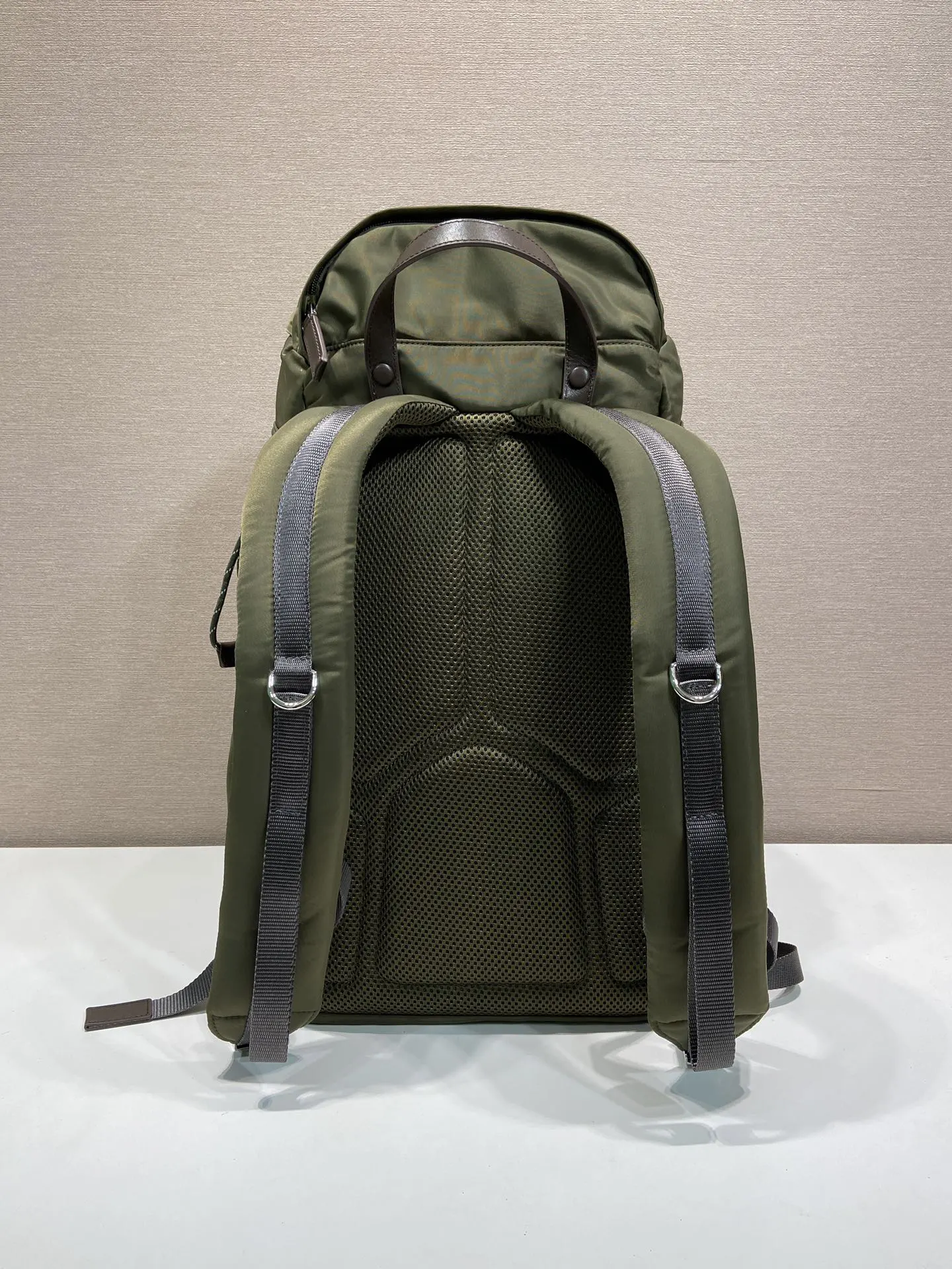 皮革 背包 登山包 灵感源自徒步旅行风格 雙肩包 实用雙肩款