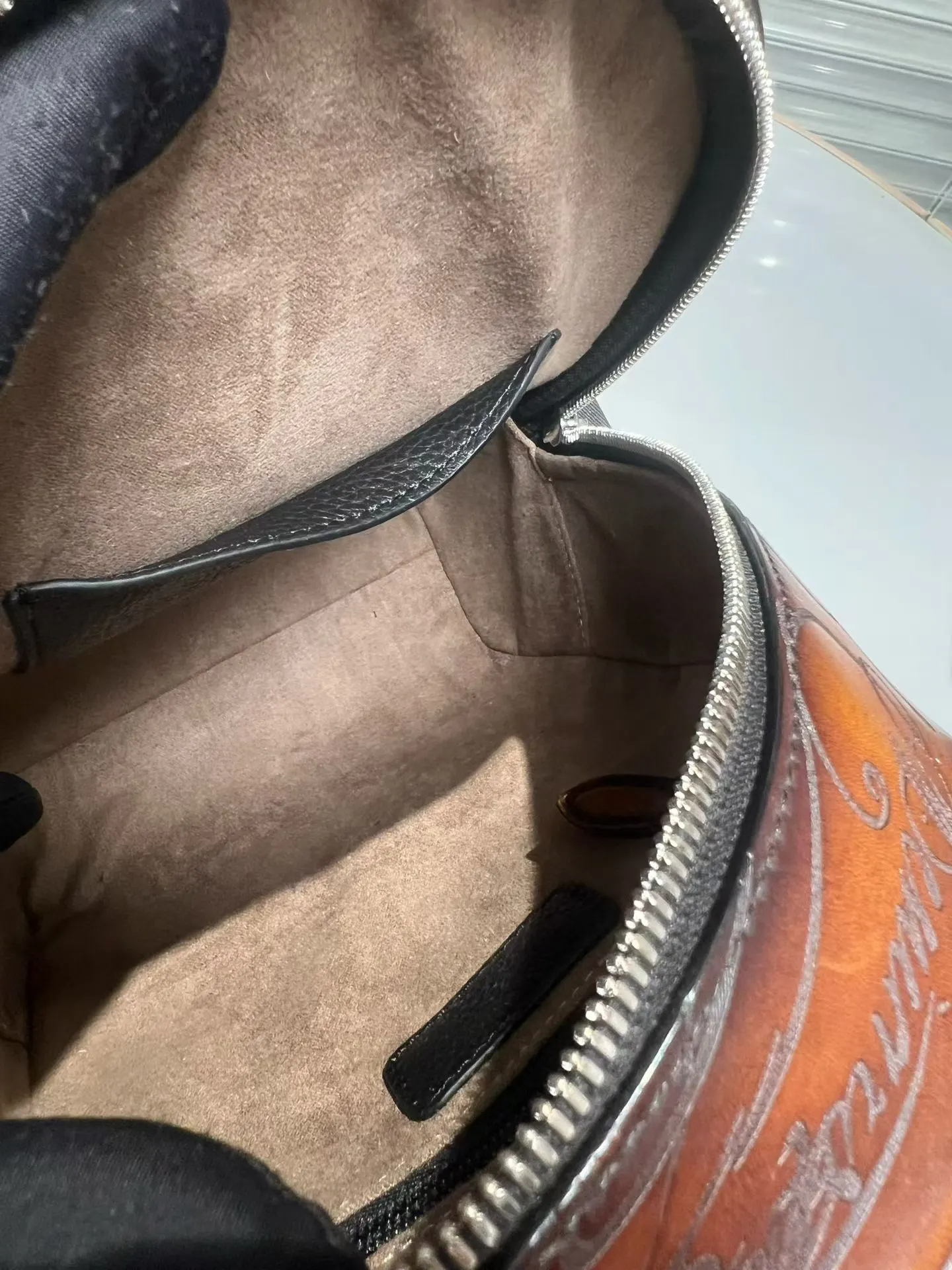 小牛皮 手工擦色不能做出一摸一样的顏色 顏色以实物为准 雙肩包 实用雙肩款