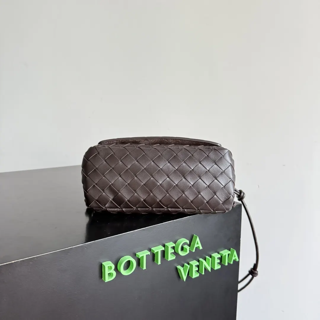Bottega Veneta 棕色 手拿包 精致手拿款
