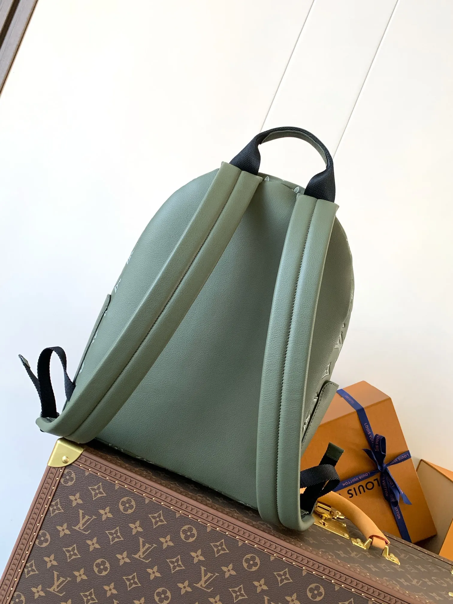 綠色 牛皮 外袋便于取放随行物品 内袋实现有序收納 雙肩包 实用雙肩款