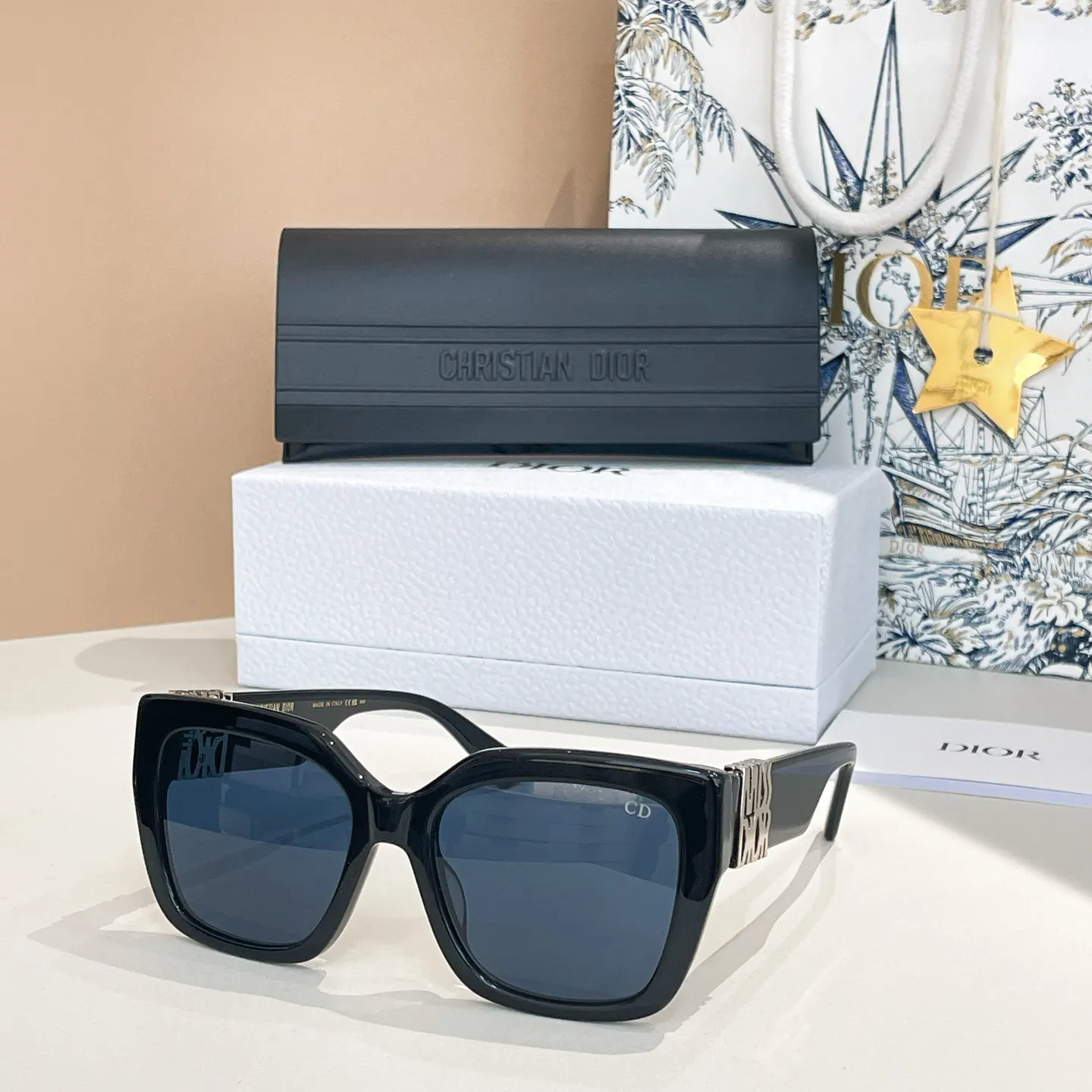 Dior 粉色渐变太阳镜 复古时尚款