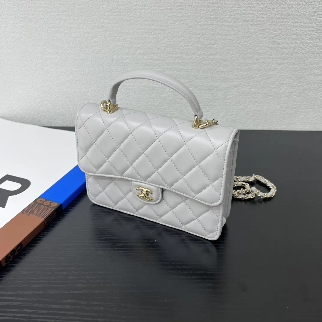 Chanel 迷你 粉色 皮革 翻盖 链条包