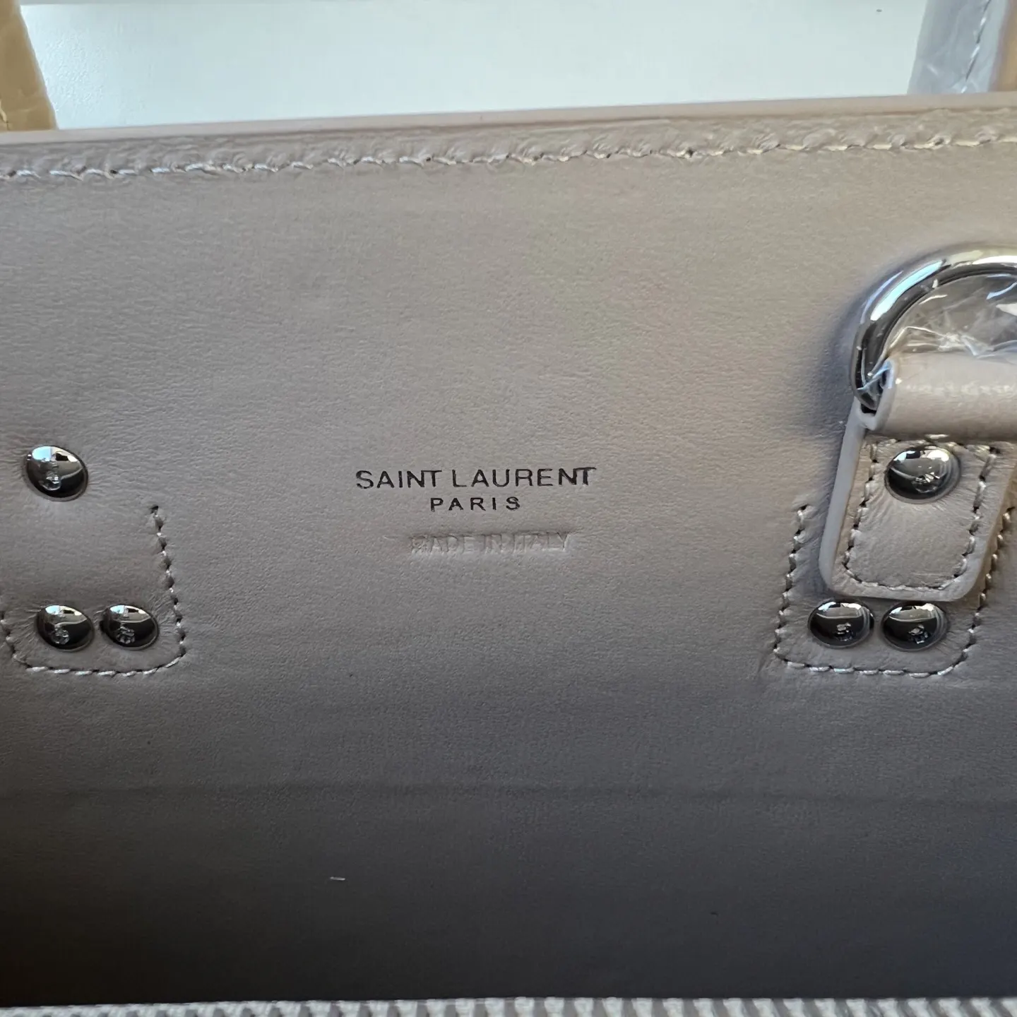 YSL 银色 小牛皮 手拿包 精致手拿款