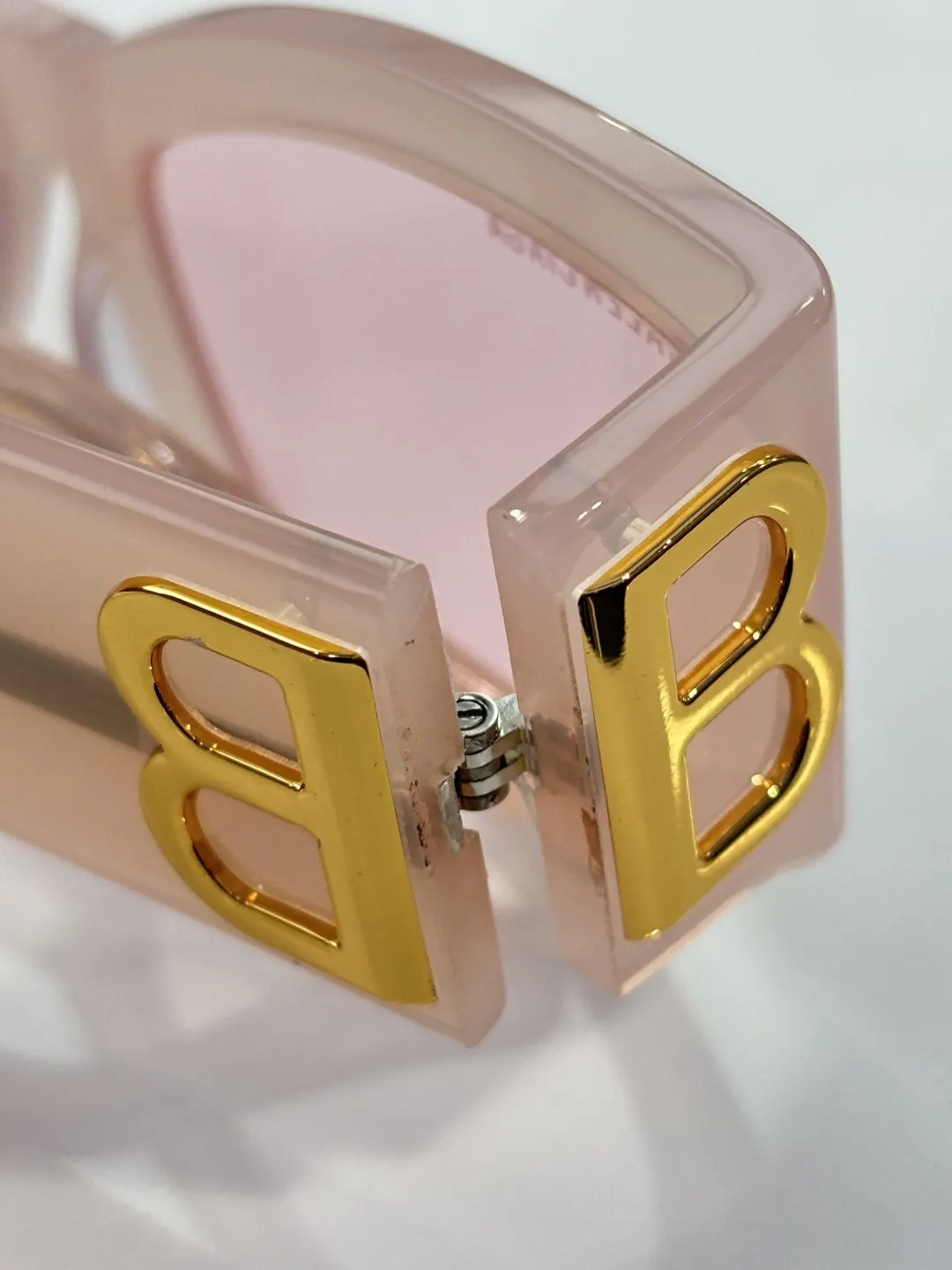 Balenciaga BB0321S 太阳镜 精致搭配