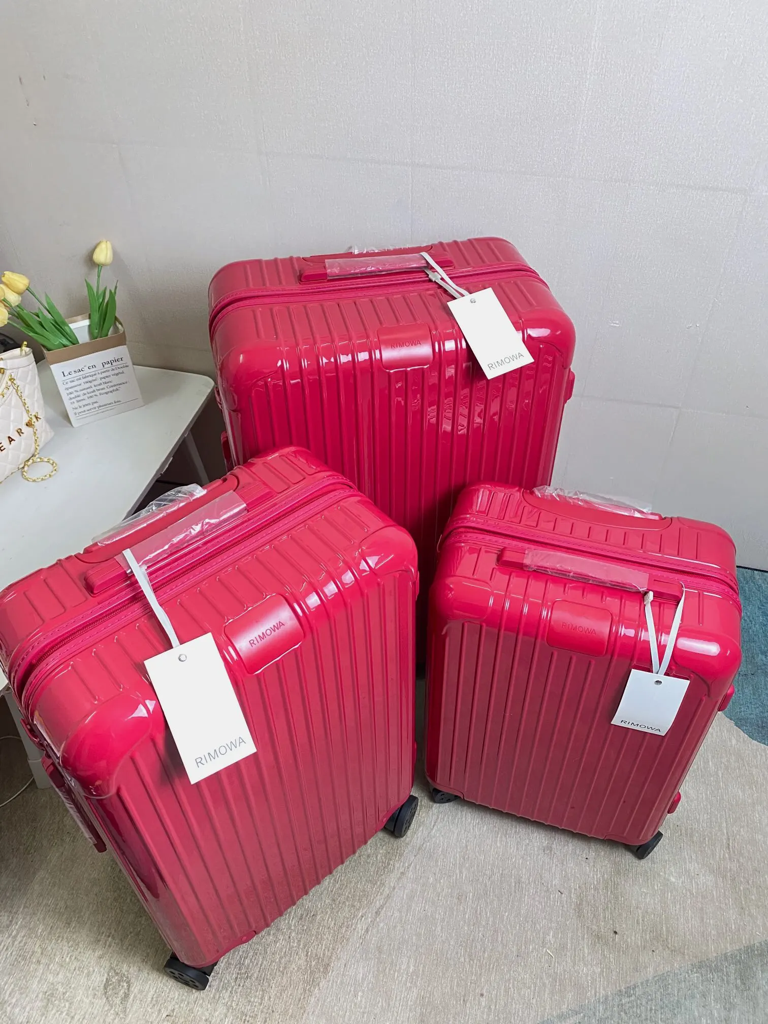 黑色 白色 旅行箱 拉杆箱 登机箱 RIMOWA 日默瓦Esse 行李箱 旅行拉杆款 輕便出行款