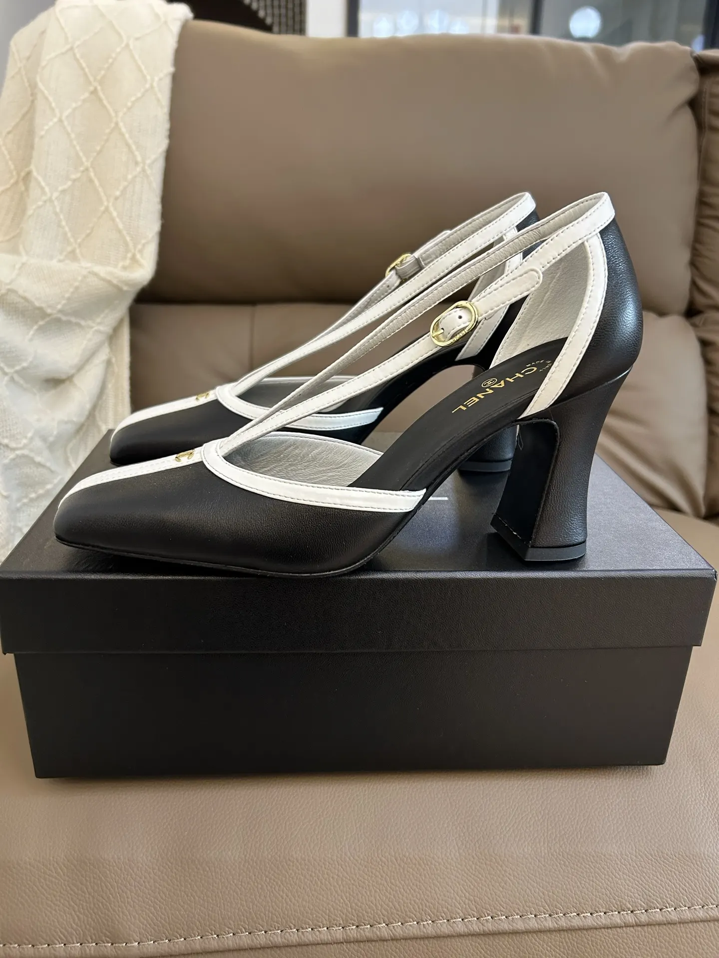 Style 18 Image 6 Style 18 Image 6