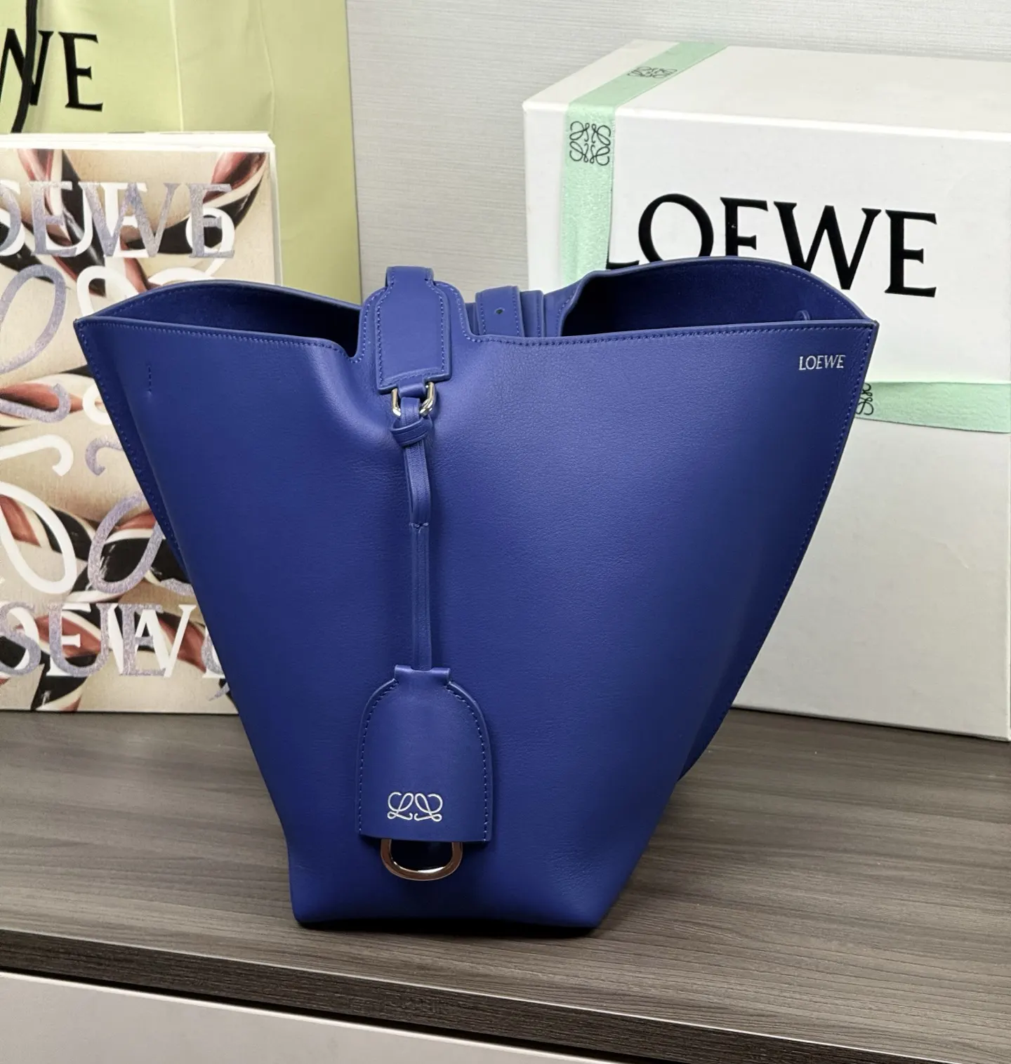 小牛皮 全新中号牛皮 水桶手袋 星空藍到 水桶包 休閒水桶款