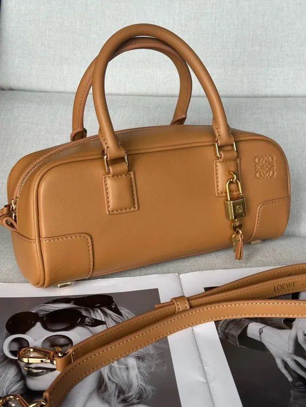 Loewe 金色 牛皮 明星同款 纳帕牛皮革 Amazona 手袋 收纳包 旅行收纳款