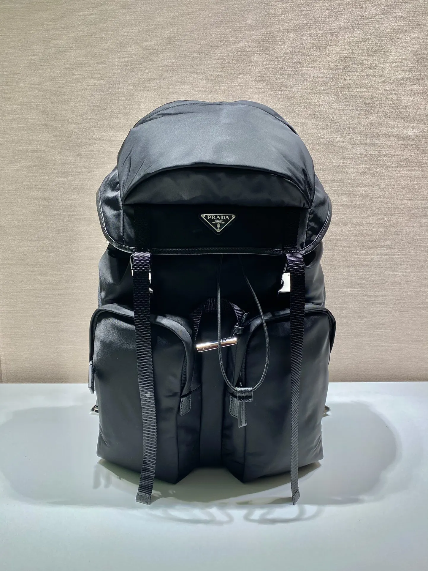 尼龍 登山包 雙肩背包采用进口尼龍面 雙肩包 实用雙肩款