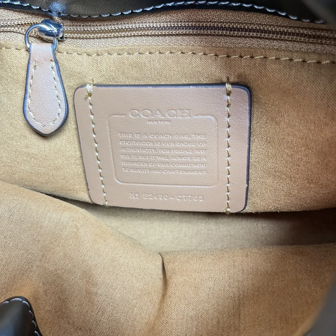 Coach 斜挎包 轻便斜挎款