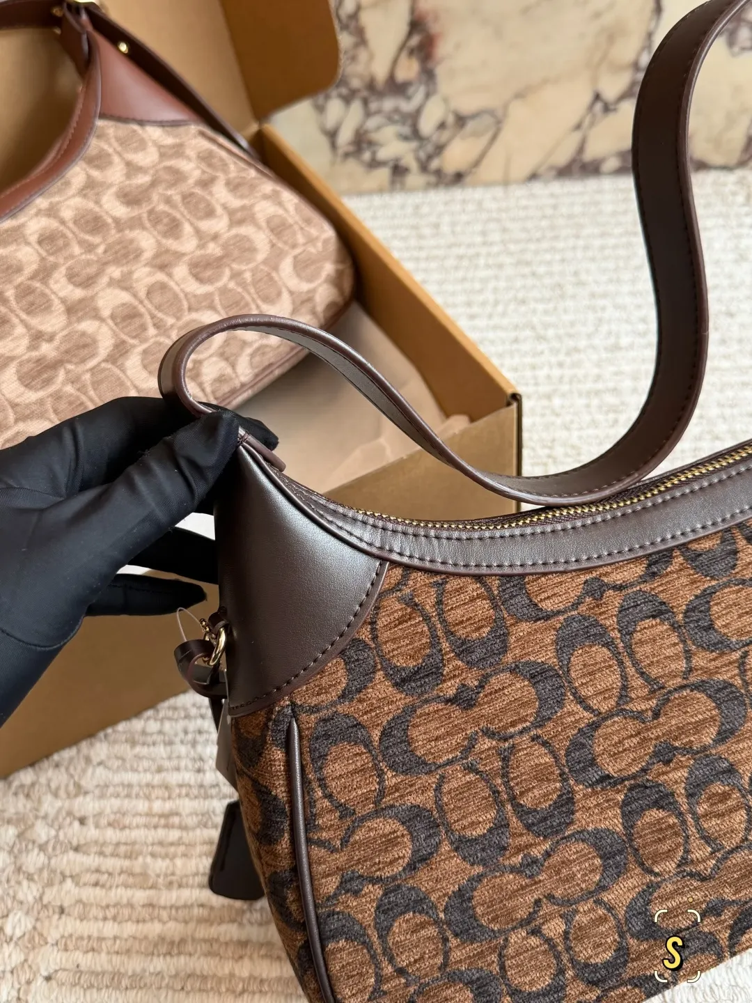 Coach 棕色 老花 皮革 收納包 旅行收納款