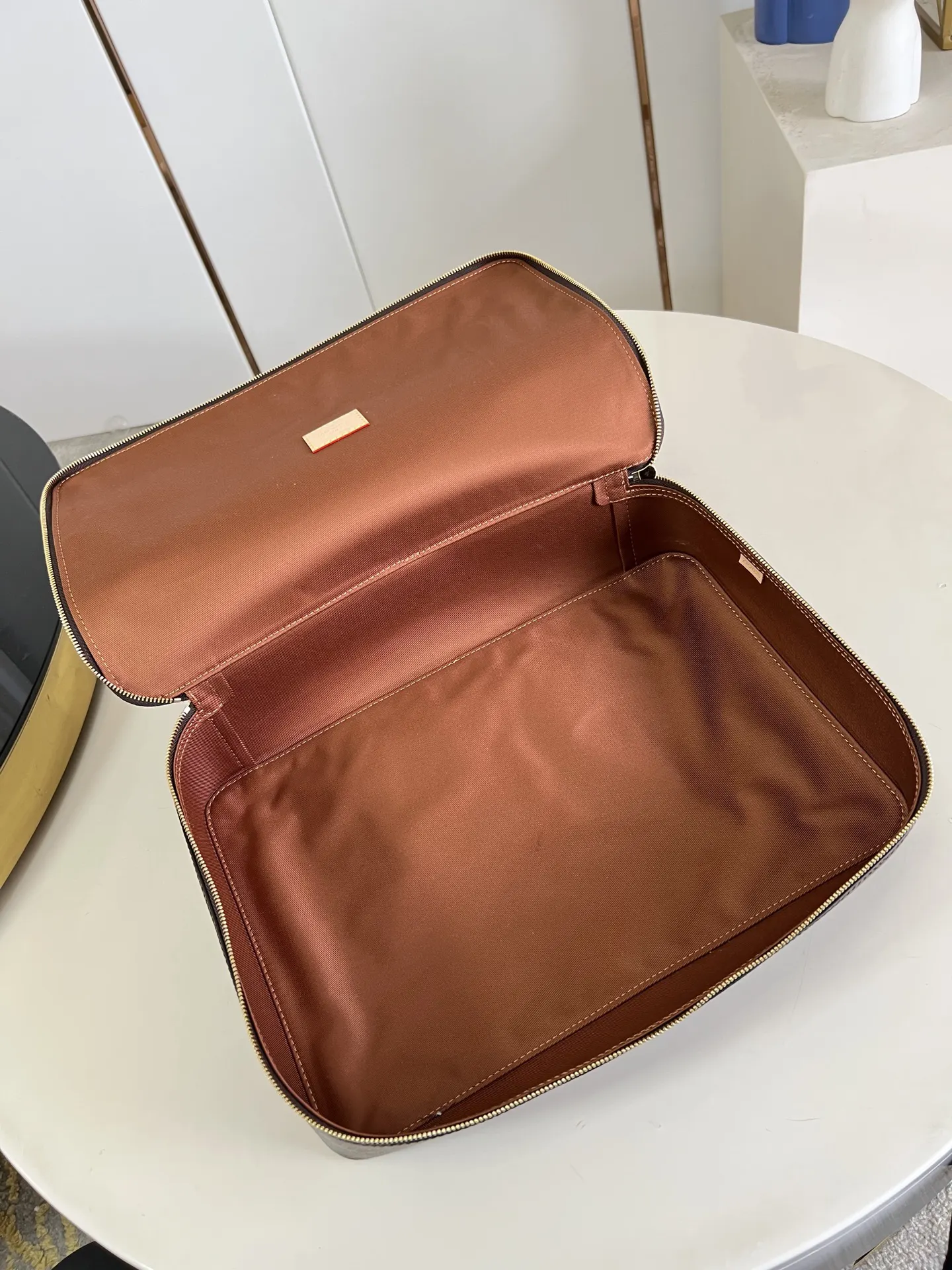 Louis Vuitton Monogram Suitcase Travel Lightweight Leather Image 8 Louis Vuitton Monogram Suitcase Travel Lightweight Leather Image 8