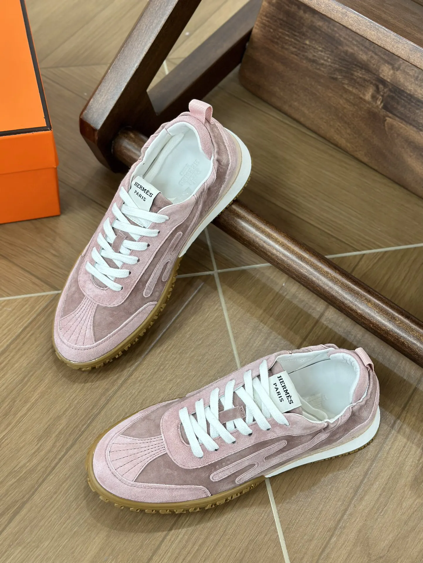 Hermès 粉色 运动鞋