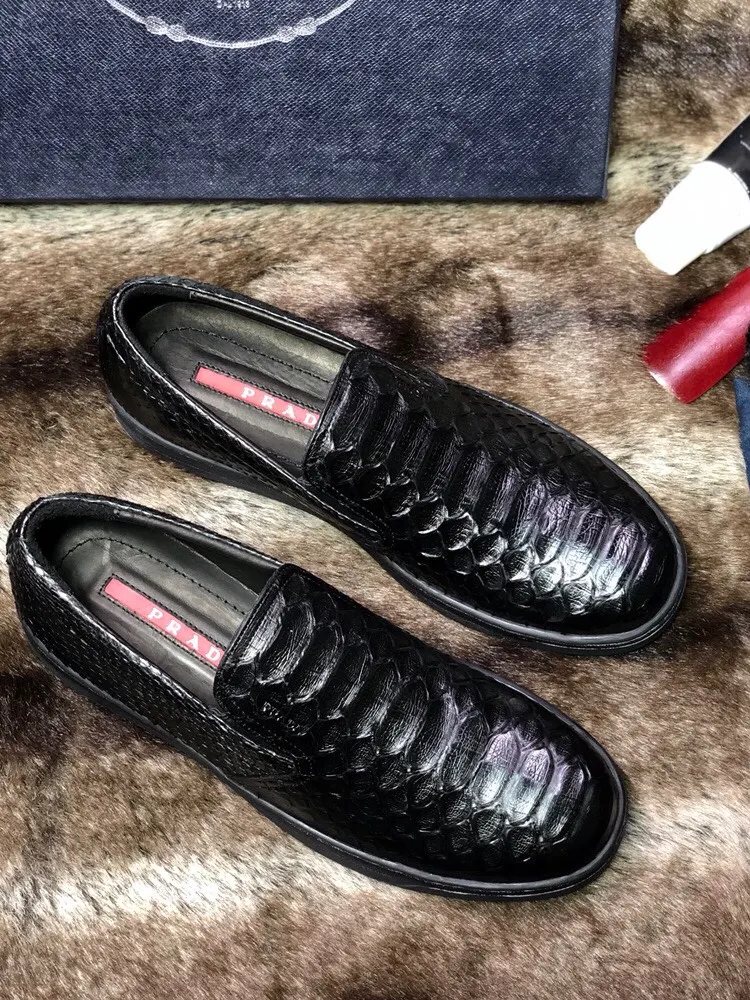 Prada 蟒蛇皮 休闲鞋 舒适