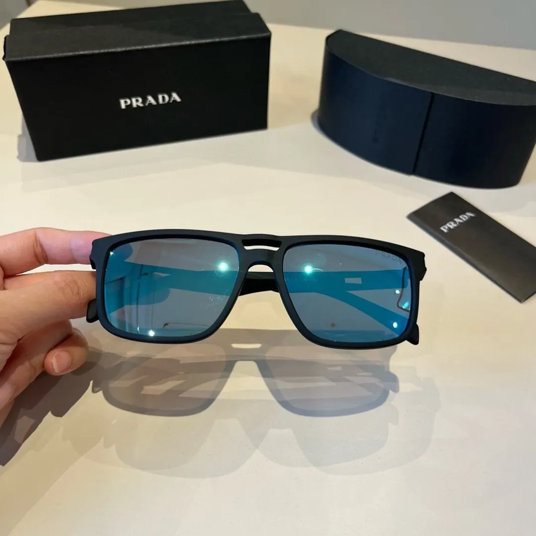 PRADA 太阳眼镜 时尚遮阳款