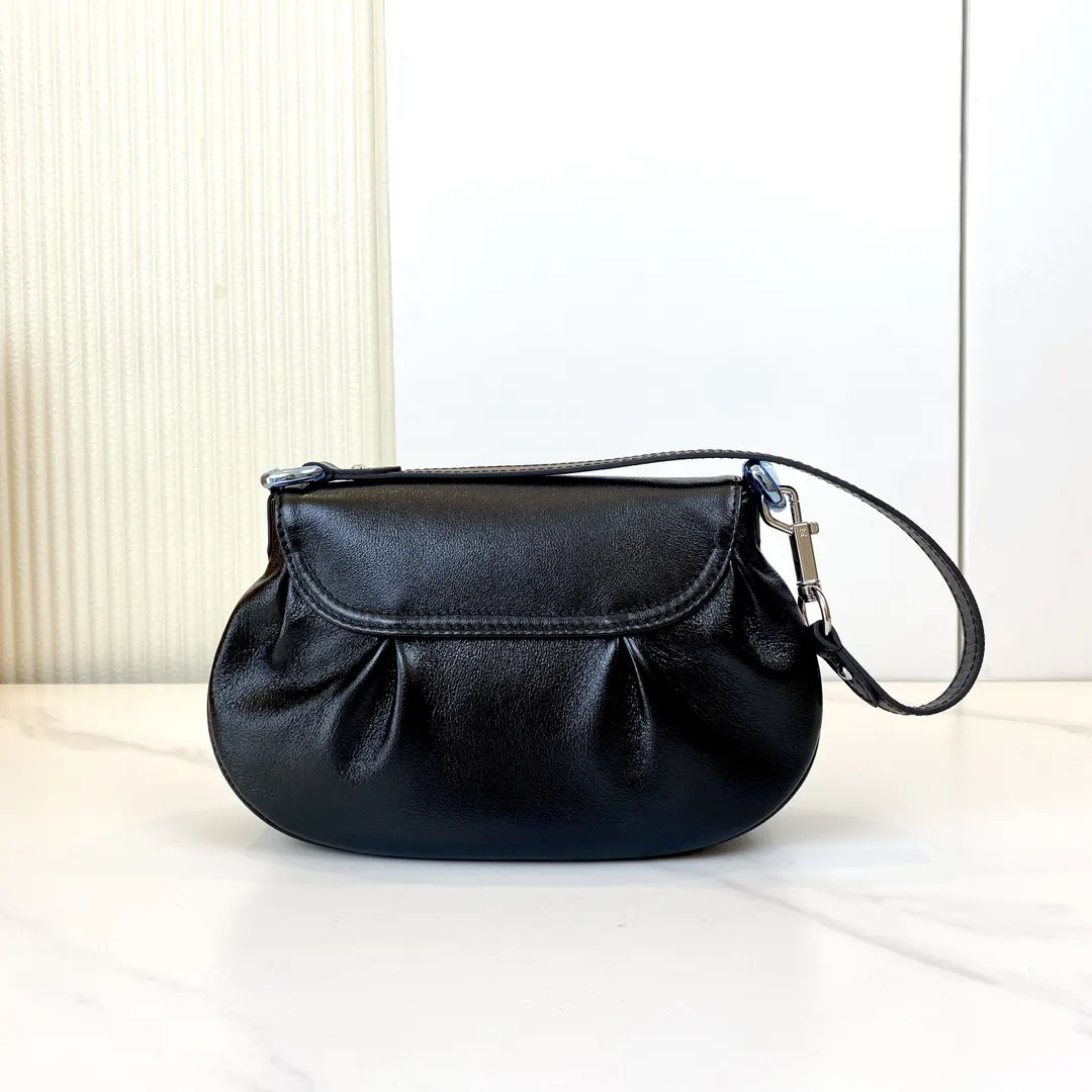LV 牛皮 动态变码 以崭新系列展现品牌风华 倾情推 收納包 旅行收納款