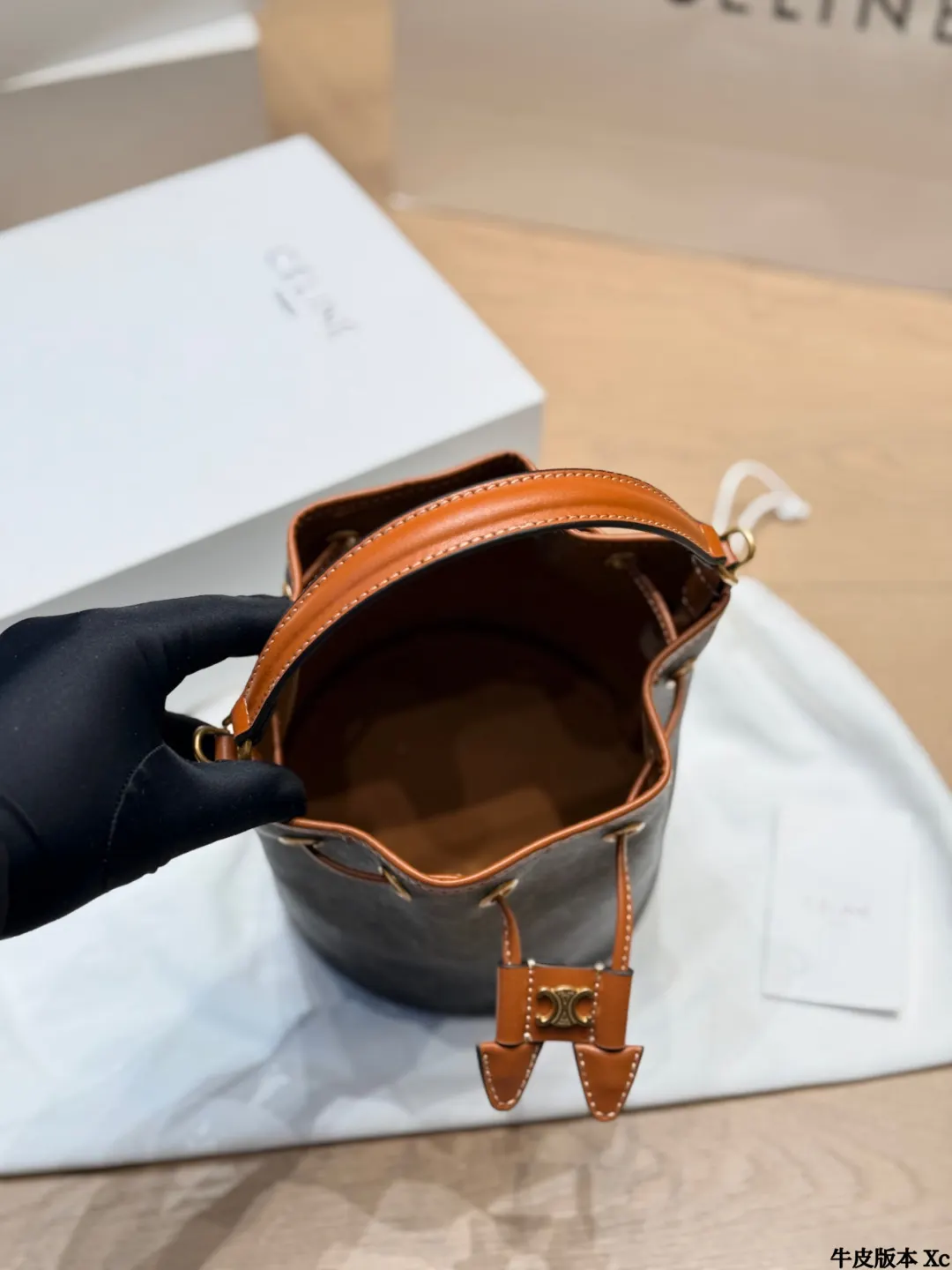 Celine Triomphe 老花 小牛皮 收納包 旅行收納款
