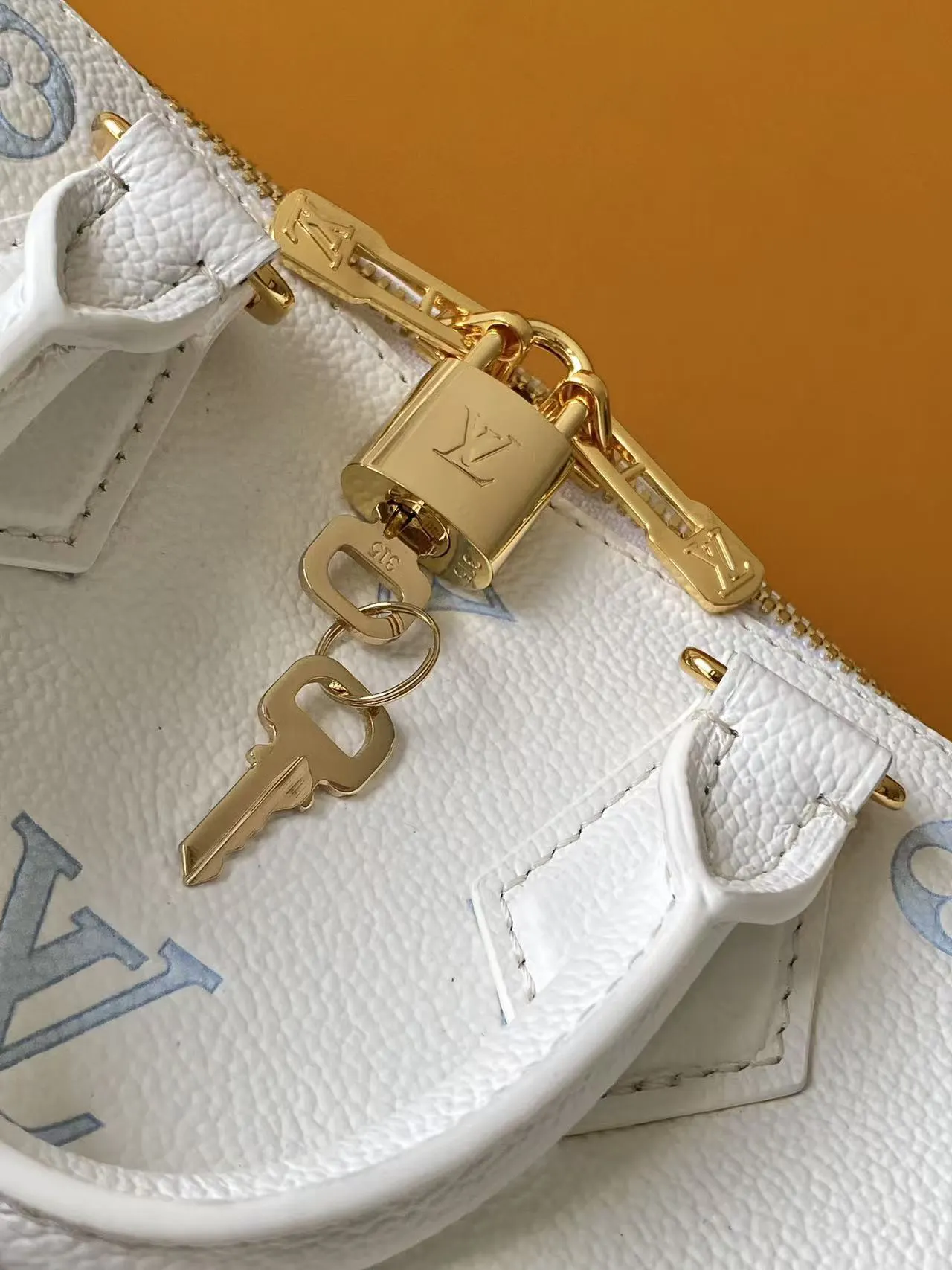 LV Speedy 黑色 奶白 牛皮 斜挎包 轻便斜挎款
