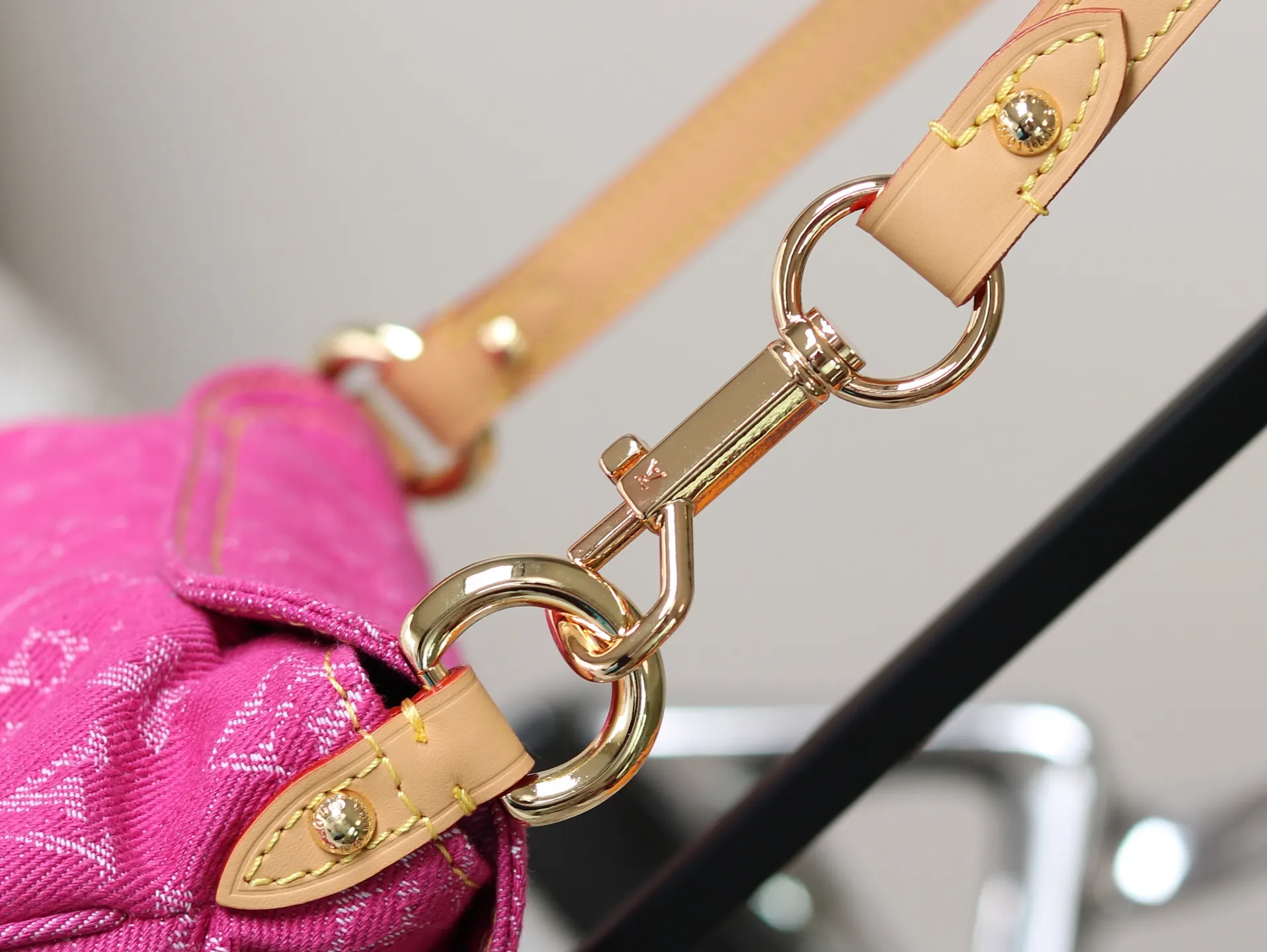 LV blue, armpit bag, shoulder crossbody model Image 6 LV blue, armpit bag, shoulder crossbody model Image 6